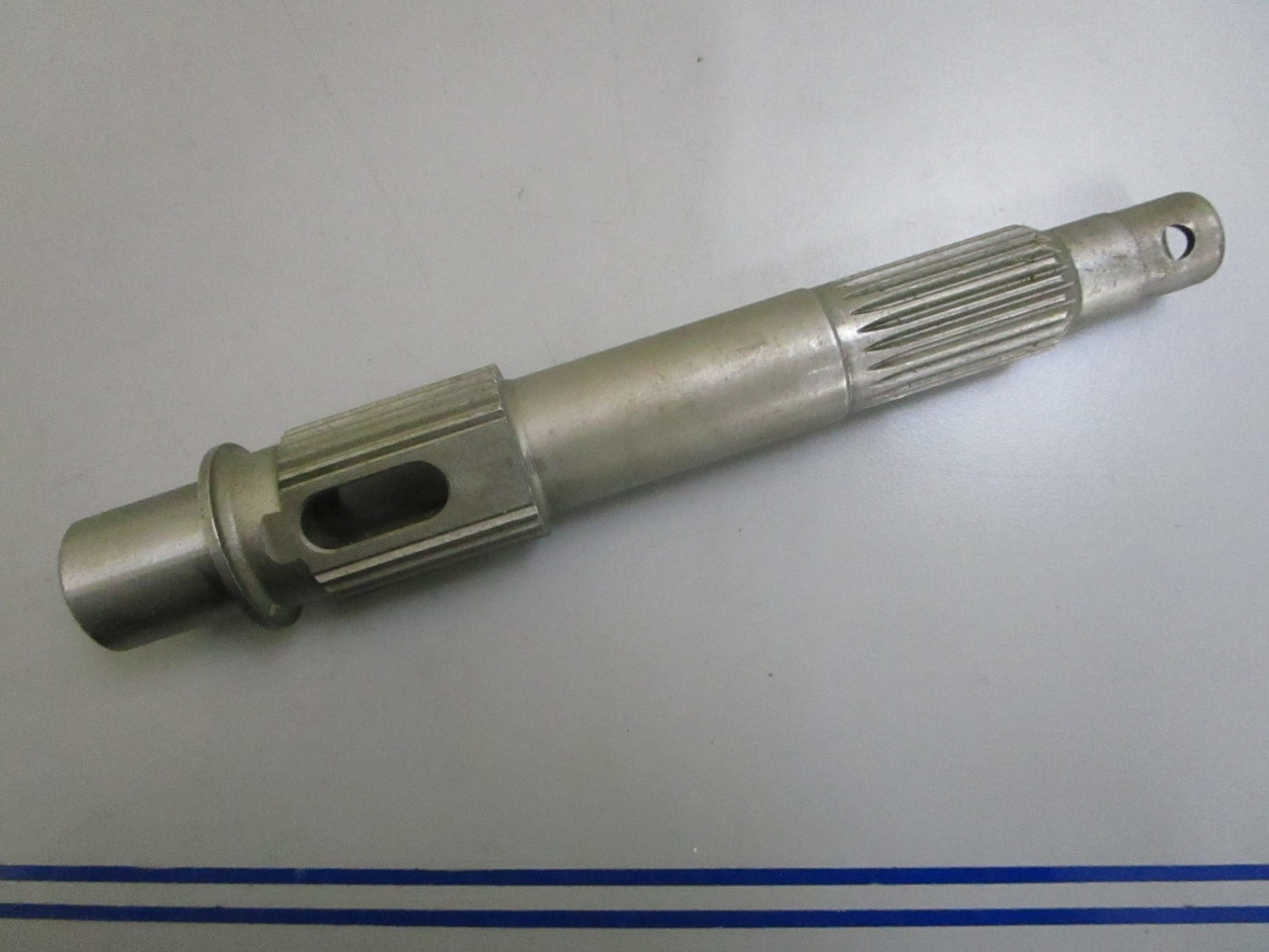 *NEW OEM* 0820 OMC Johnson Evinrude Clutch Shaft 346124 432282 438251
