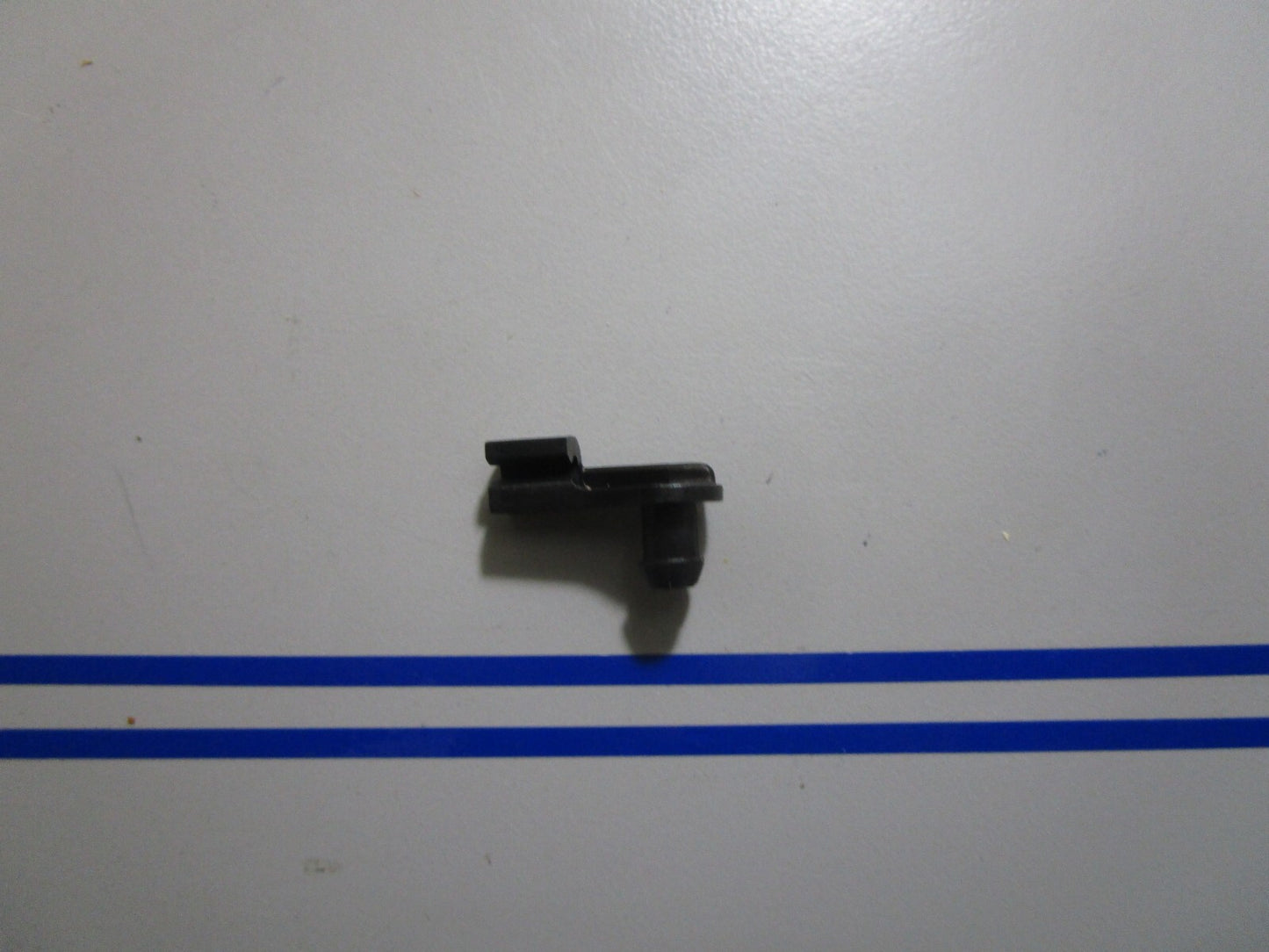 *NEW OEM*  0810 OMC Johnson Evinrude Trail Lock Retainer 335814 0335814