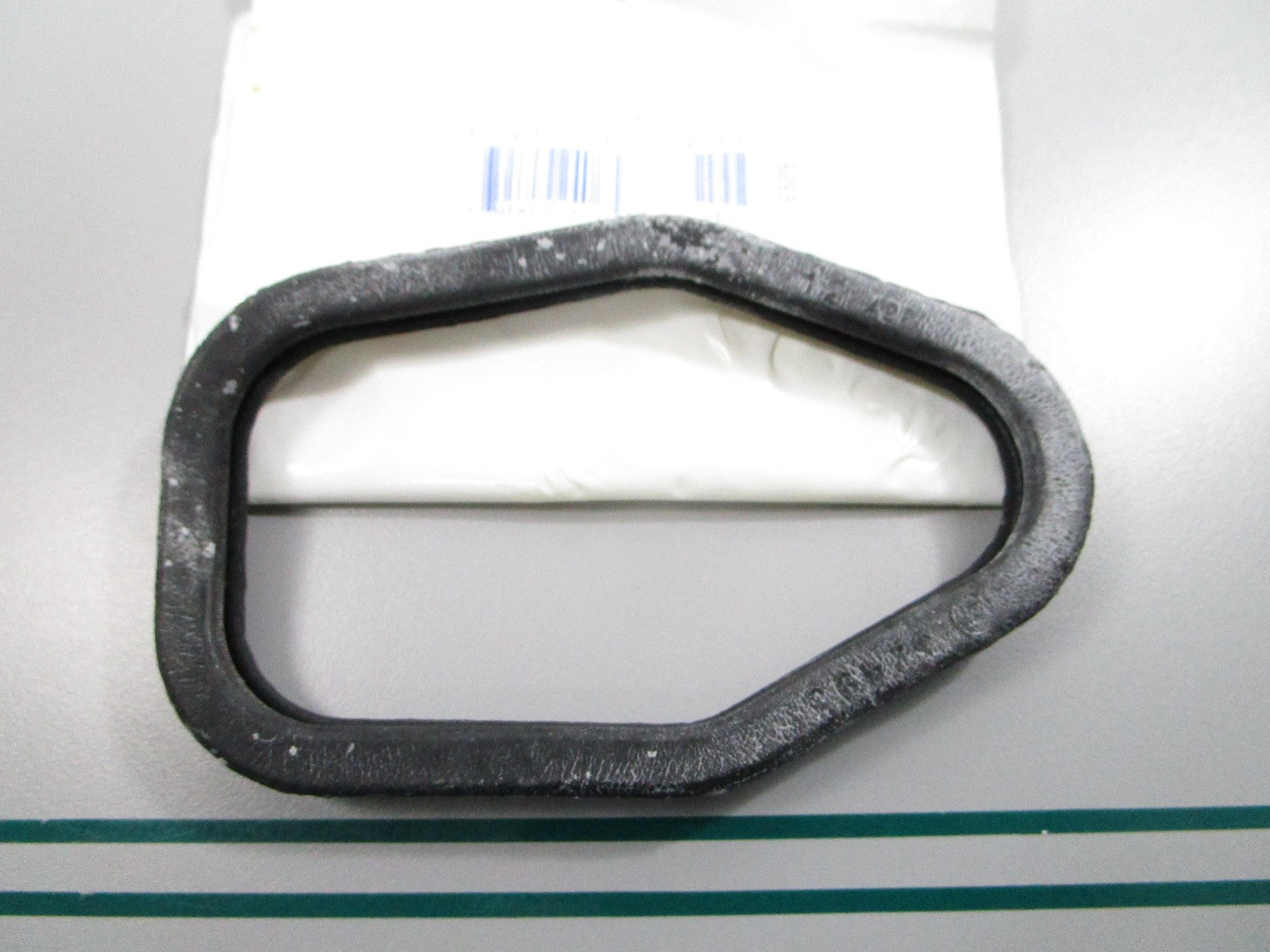 NEW OEM 324937 0324937 OMC Johnson Evinrude Seal 0810