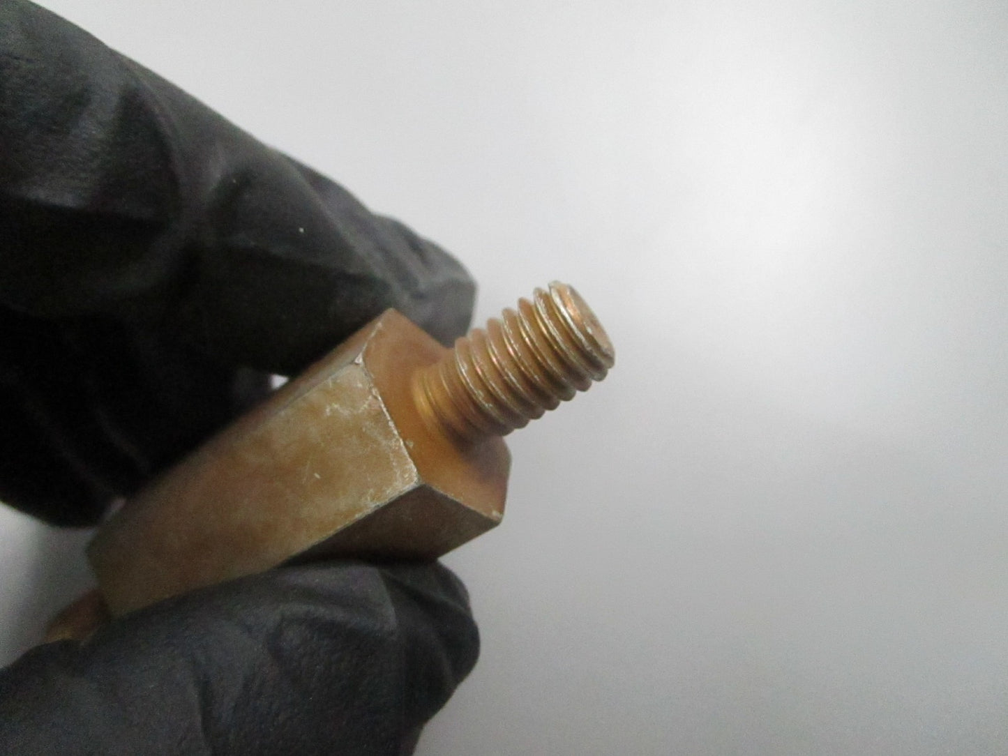 *NEW OEM* 0810 OMC Johnson Evinrude Stud 910527 0910527