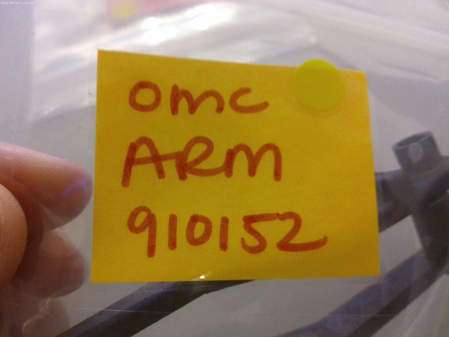 *NEW OEM* 0810 OMC Johnson Evinrude Arm 910152 0910152