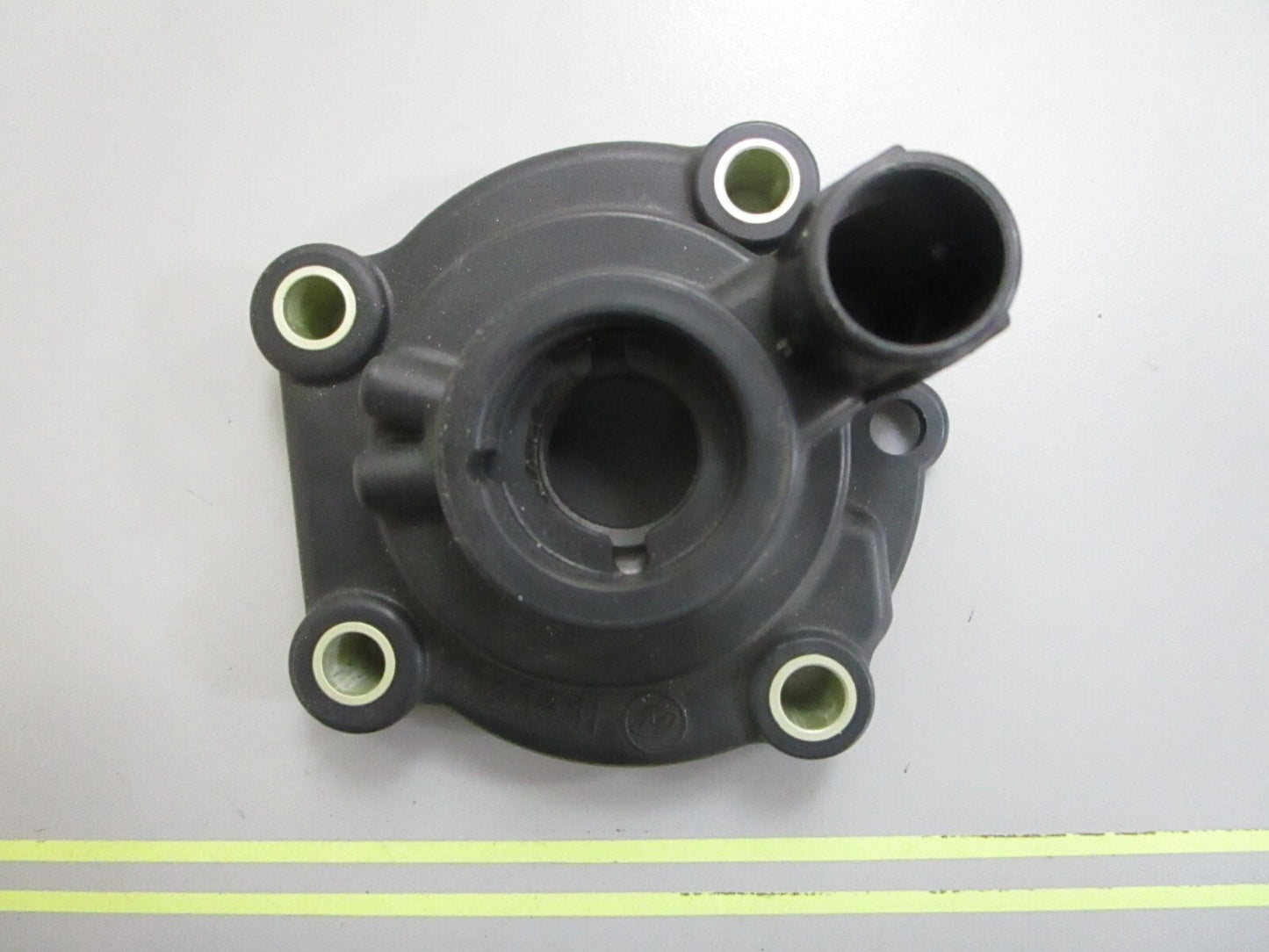 *NEW OEM* 0820 OMC Johnson Evinrude Impeller Housing 323941 0323941