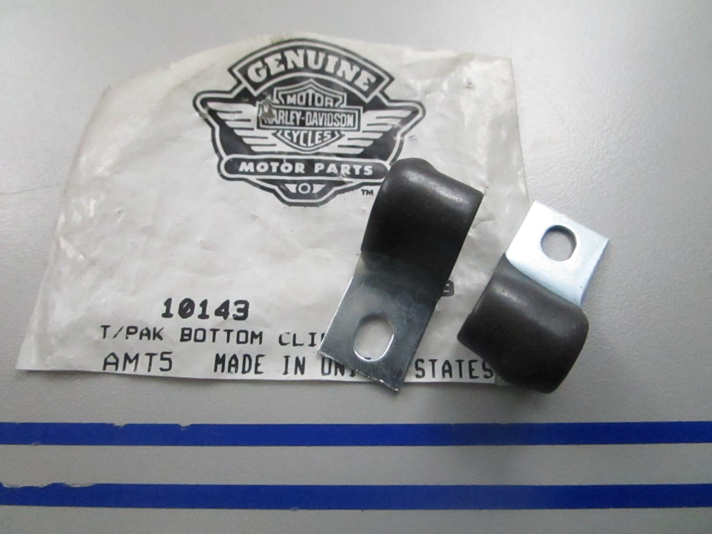 *NEW OEM* (LOT OF 2) 0810 Harley Davidson Bottom Clip 10143