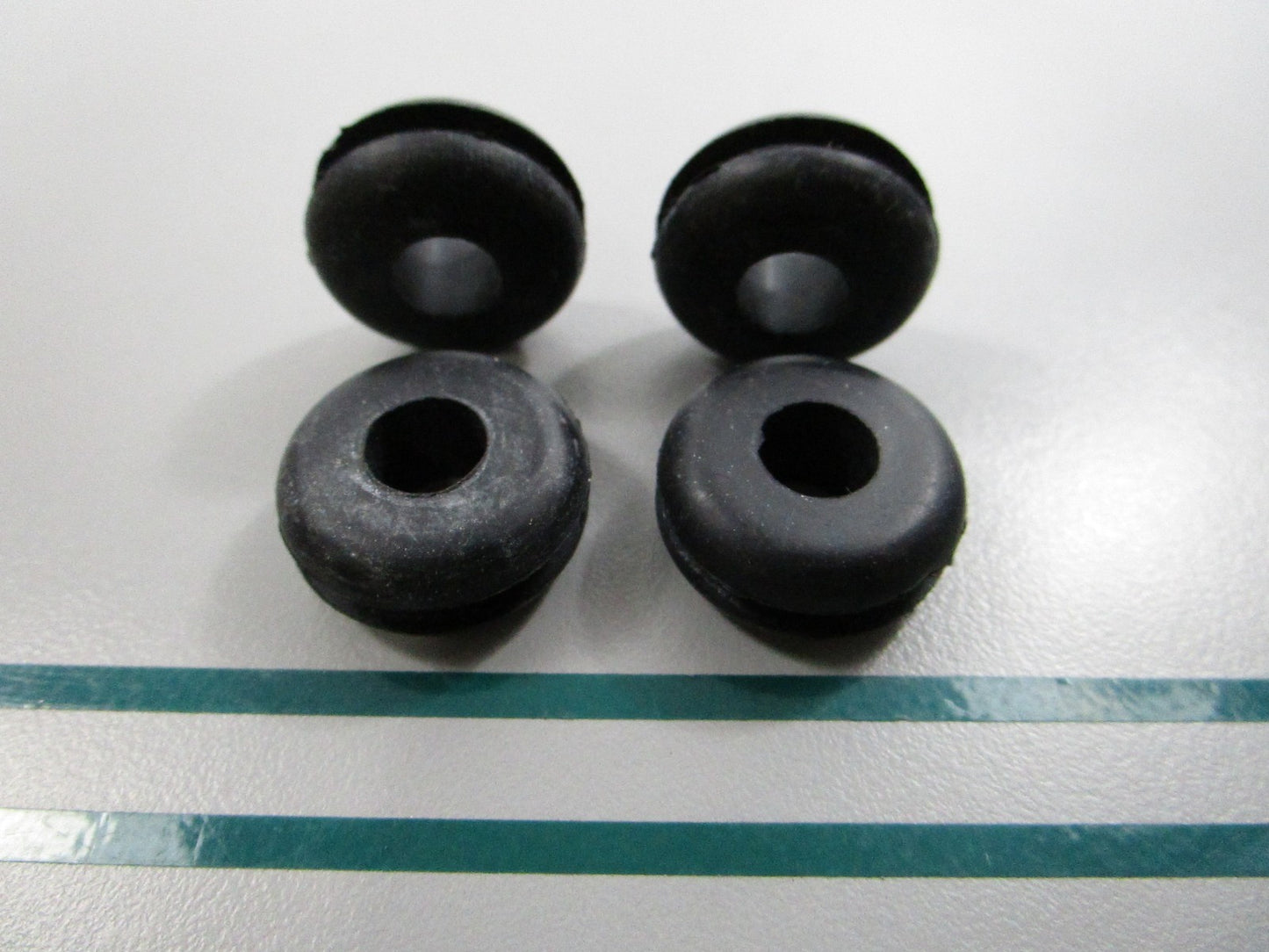 NEW (LOT OF 4) 414036300 Sea-Doo Grommet 0810