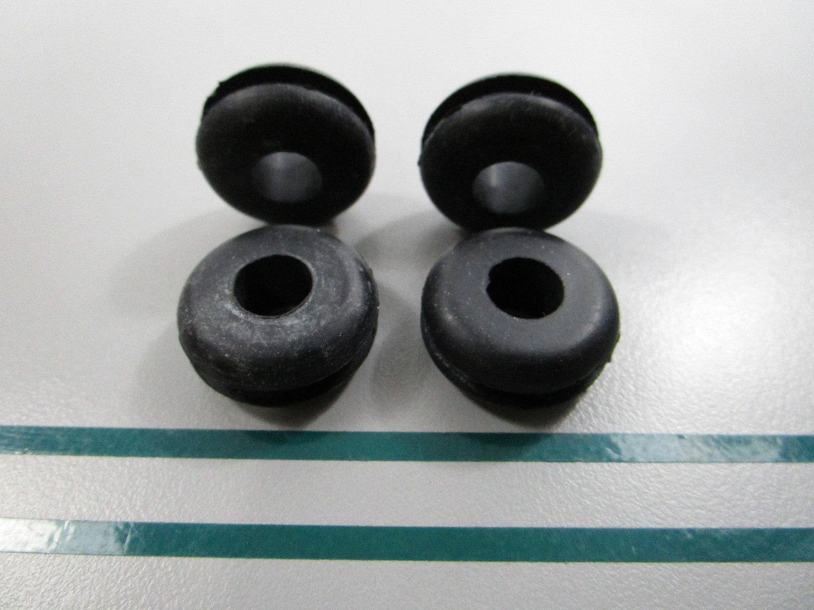 NEW (LOT OF 4) 414036300 Sea-Doo Grommet 0810