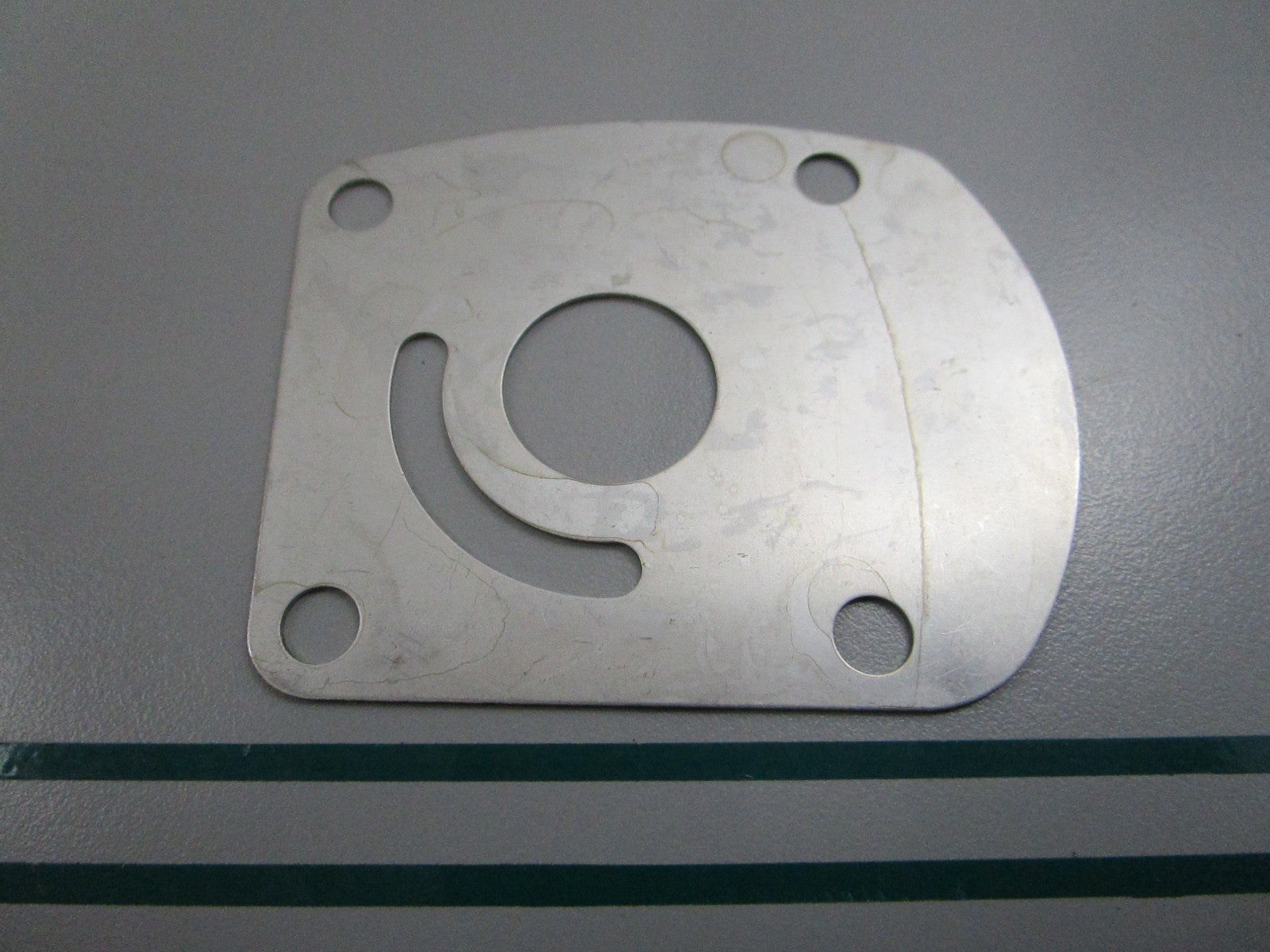 NEW OEM F435562-1 Mercury Quicksilver Plate 0810