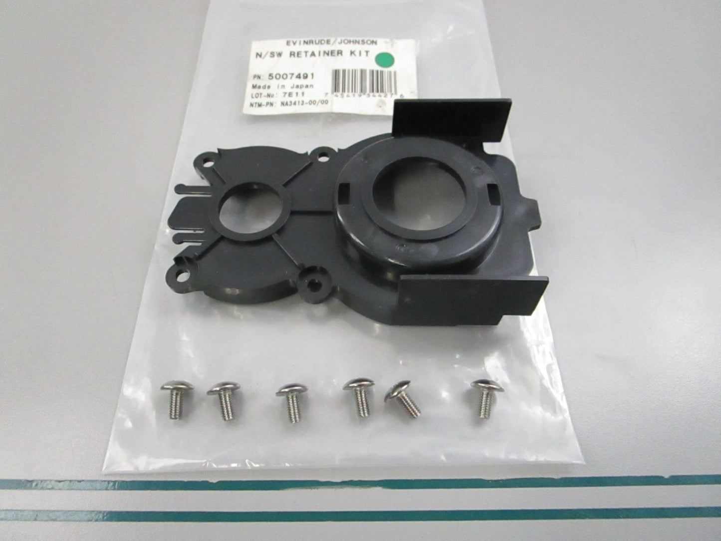 NEW OEM 5007491 OMC Johnson Evinrude Retainer Kit 0810