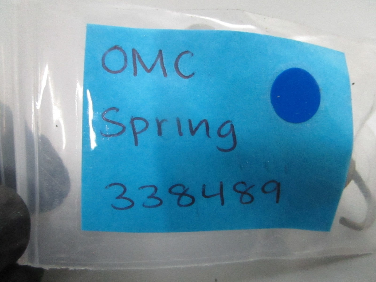 *NEW OEM* 0810 OMC Johnson Evinrude Spring 338489 0338489