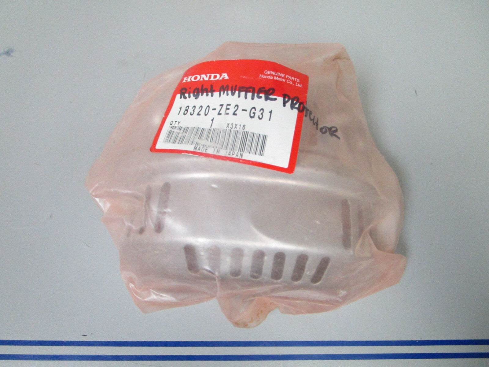 *NEW OEM* 0770 Honda Right Muffler Protector 18320-ZE2-G31