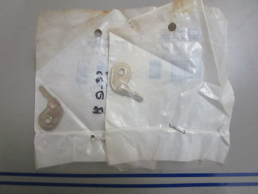 *NEW OEM* (LOT OF 2) 0810 OMC Johnson Evinrude 73 Series #16 Key 501781 0501781