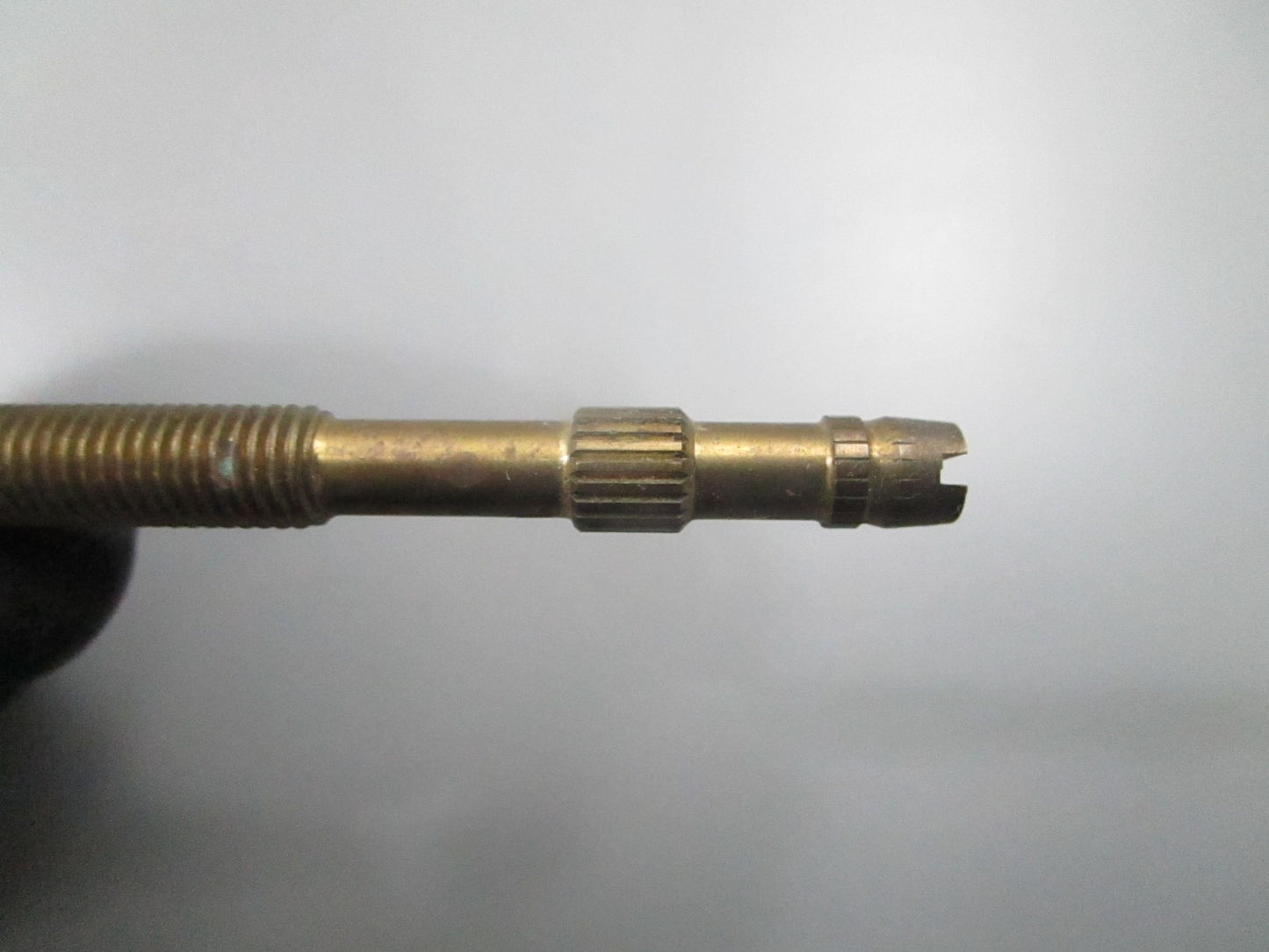 *NEW OEM* 0810 OMC Johnson Evinrude Needle Valve 431665 0431665