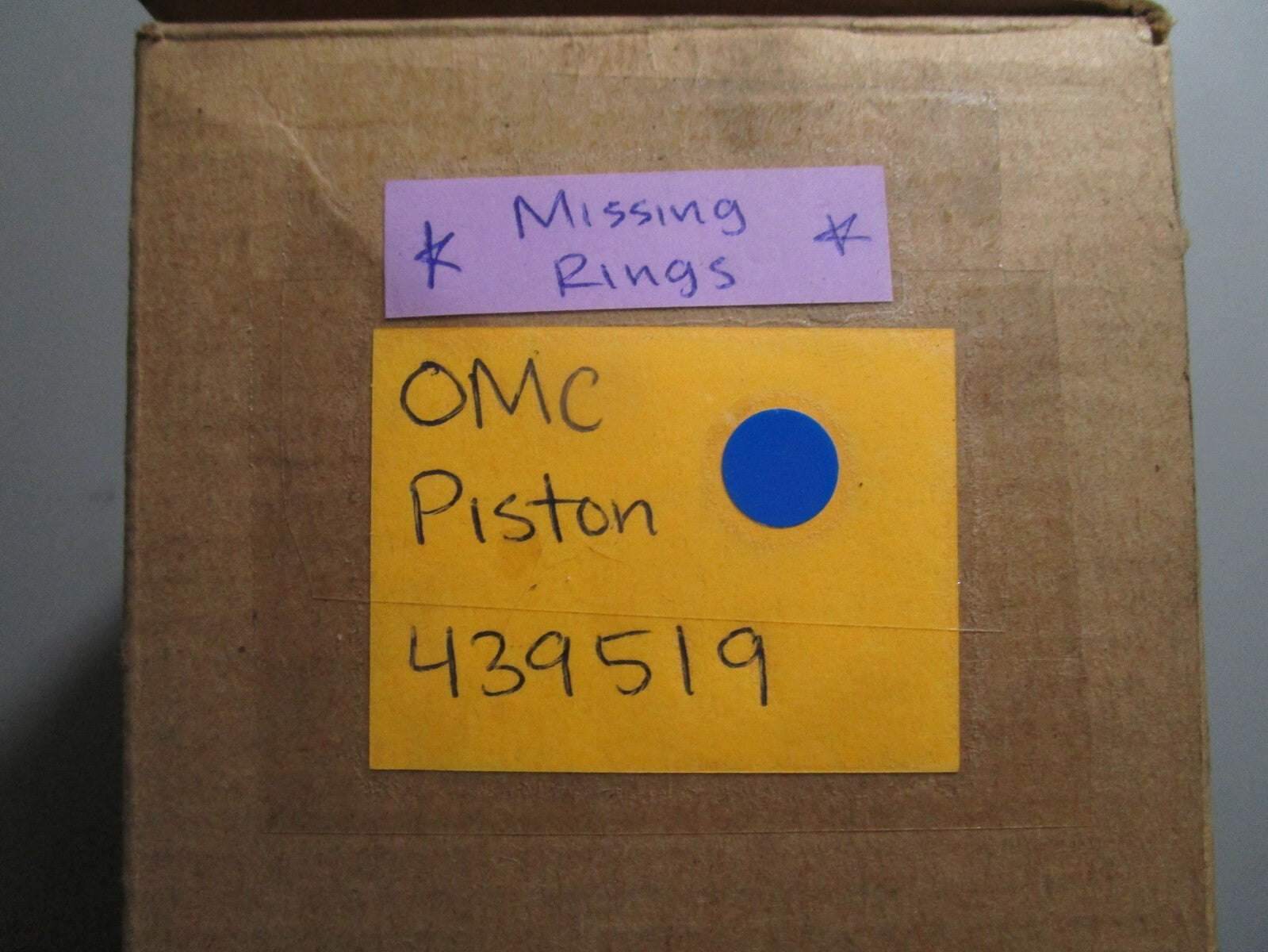 *NEW OEM* 0810 OMC Johnson Evinrude Piston 439519 0439519 *Missing Rings*
