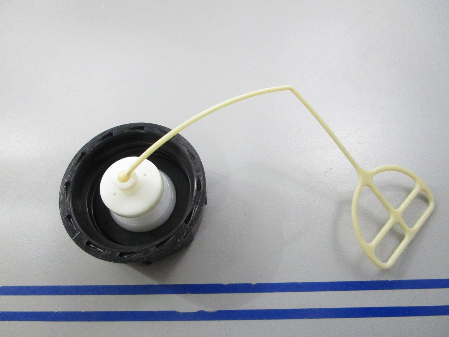 NEW OEM 5607-85201 Zenoah Fuel Cap Assembly 0810