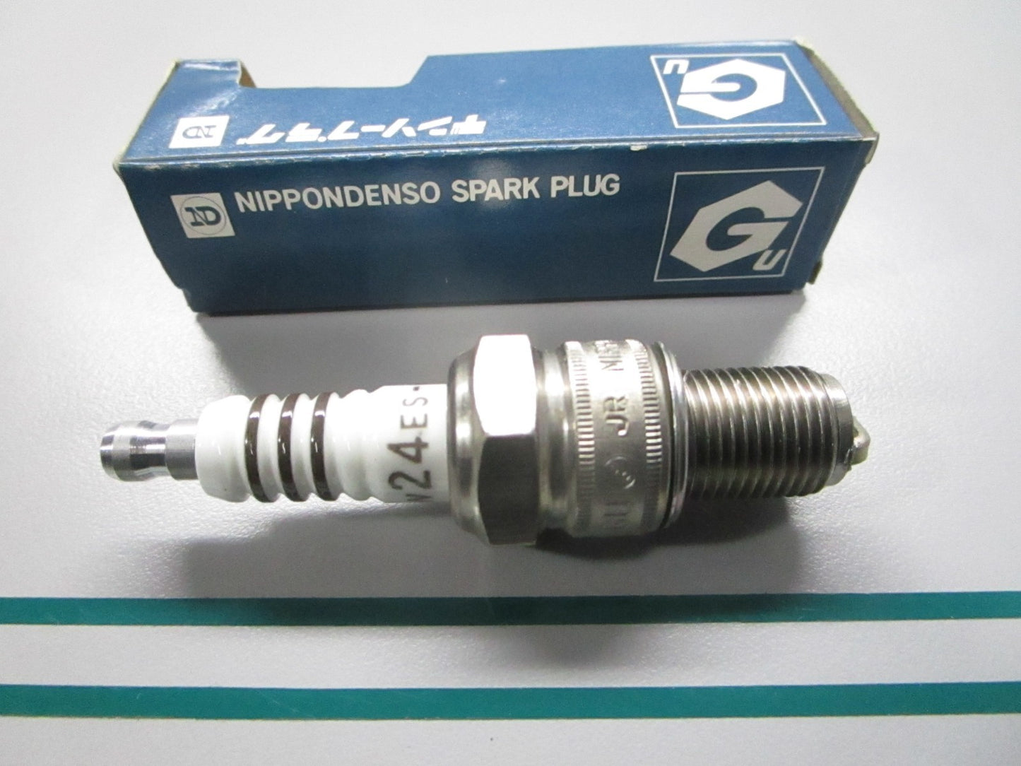 NEW OEM W24ES-GU Nippon Denso Spark Plug 0810