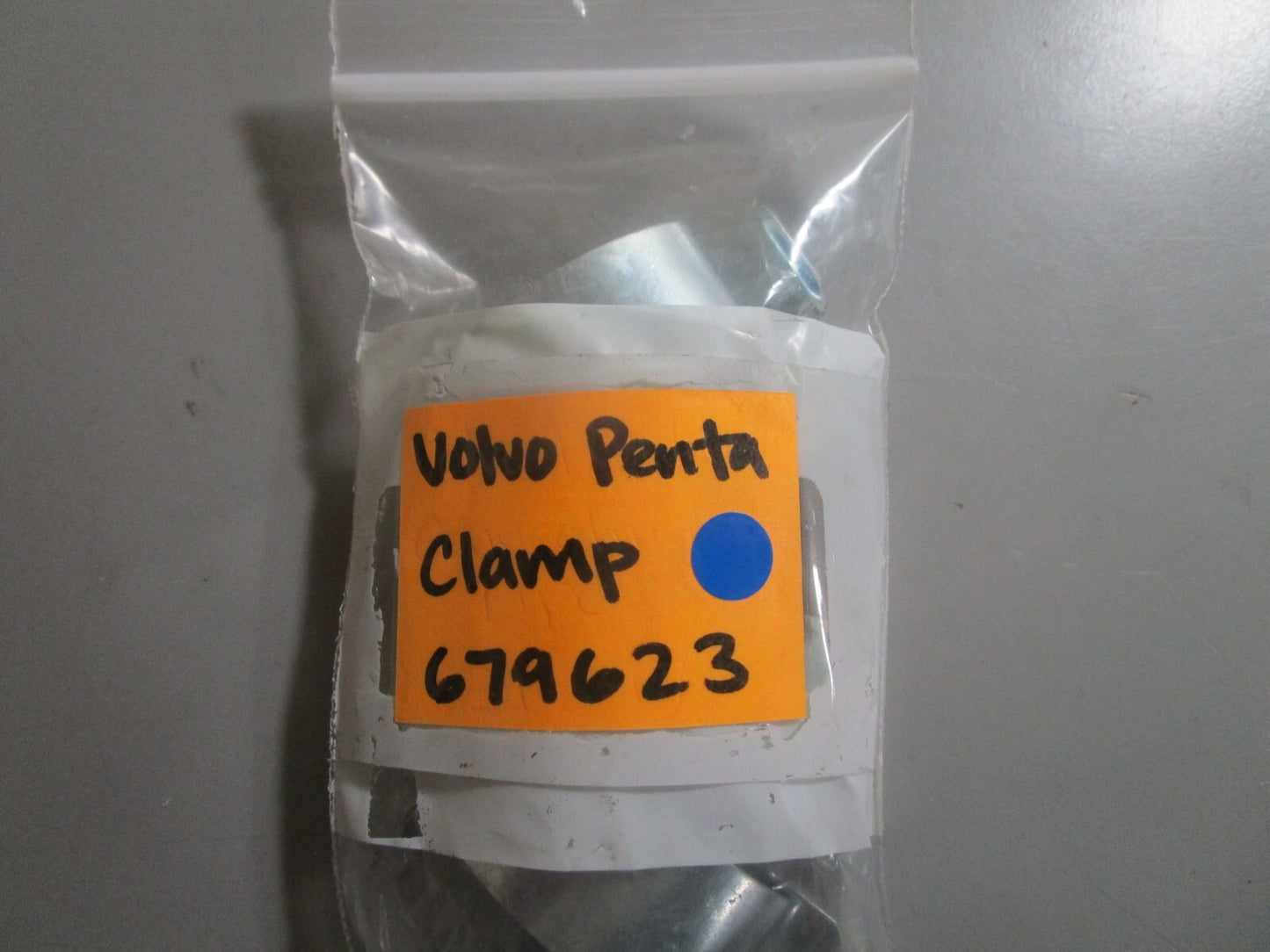 *NEW OEM* (LOT OF 5) 0810 Volvo Penta Clamp 679623