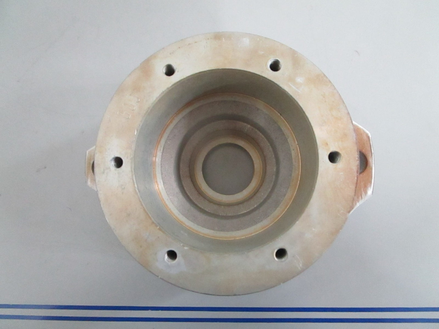 *NEW OEM* 0820 Volvo Penta Bearing Housing 854044