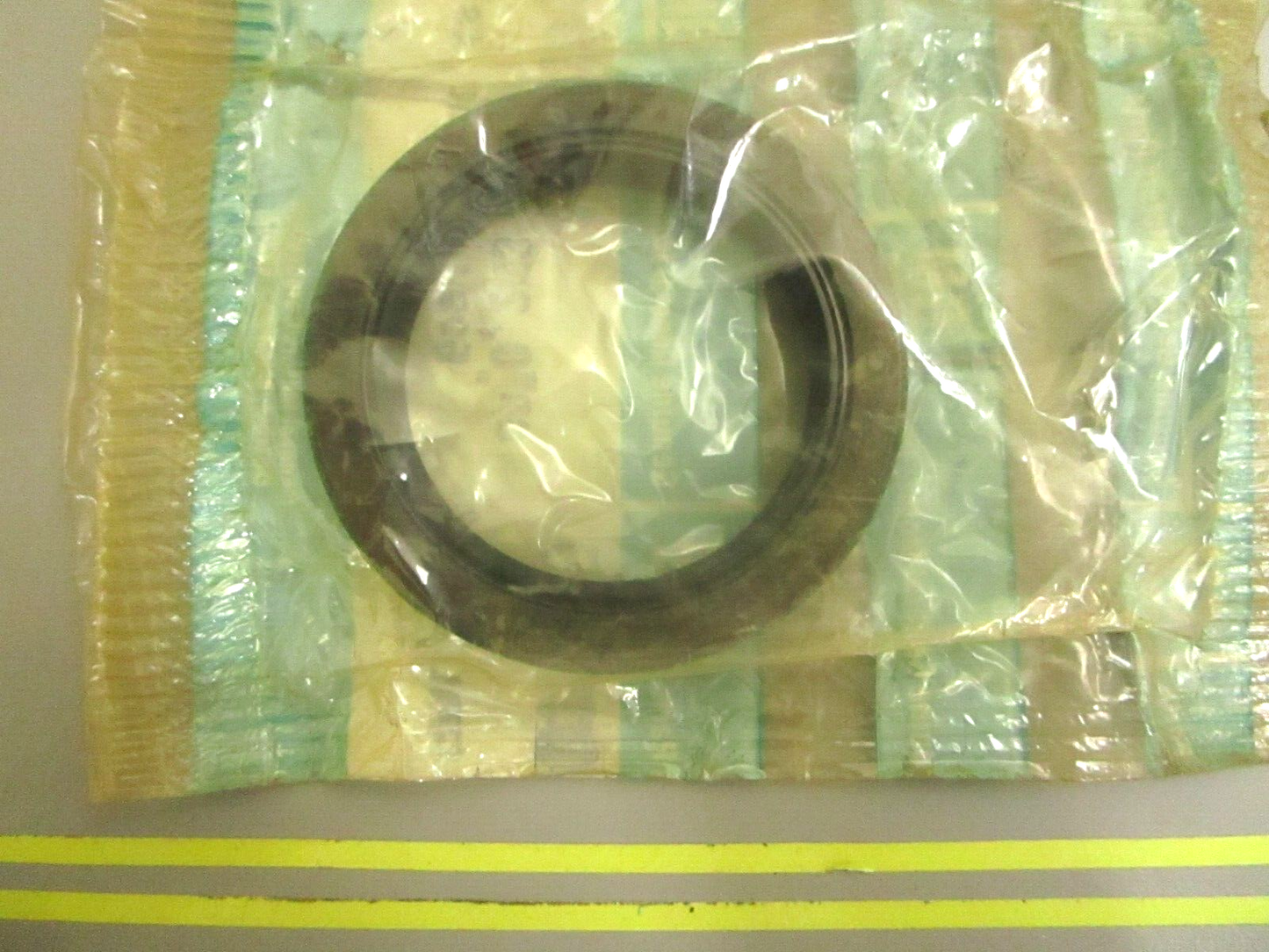 *NEW* 0750 General Motor SEAL 14033199