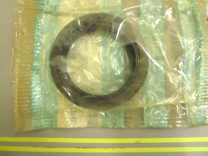 *NEW* 0750 General Motor SEAL 14033199