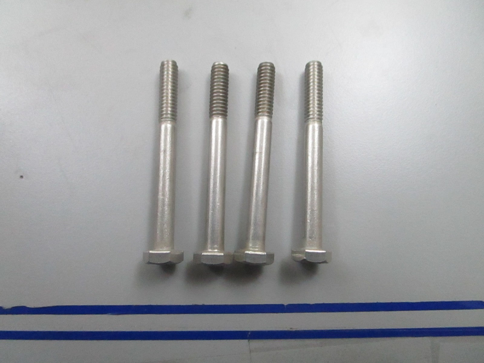 *NEW OEM* (LOT OF 4) 0810 OMC Johnson Evinrude Screw 319042 0319042