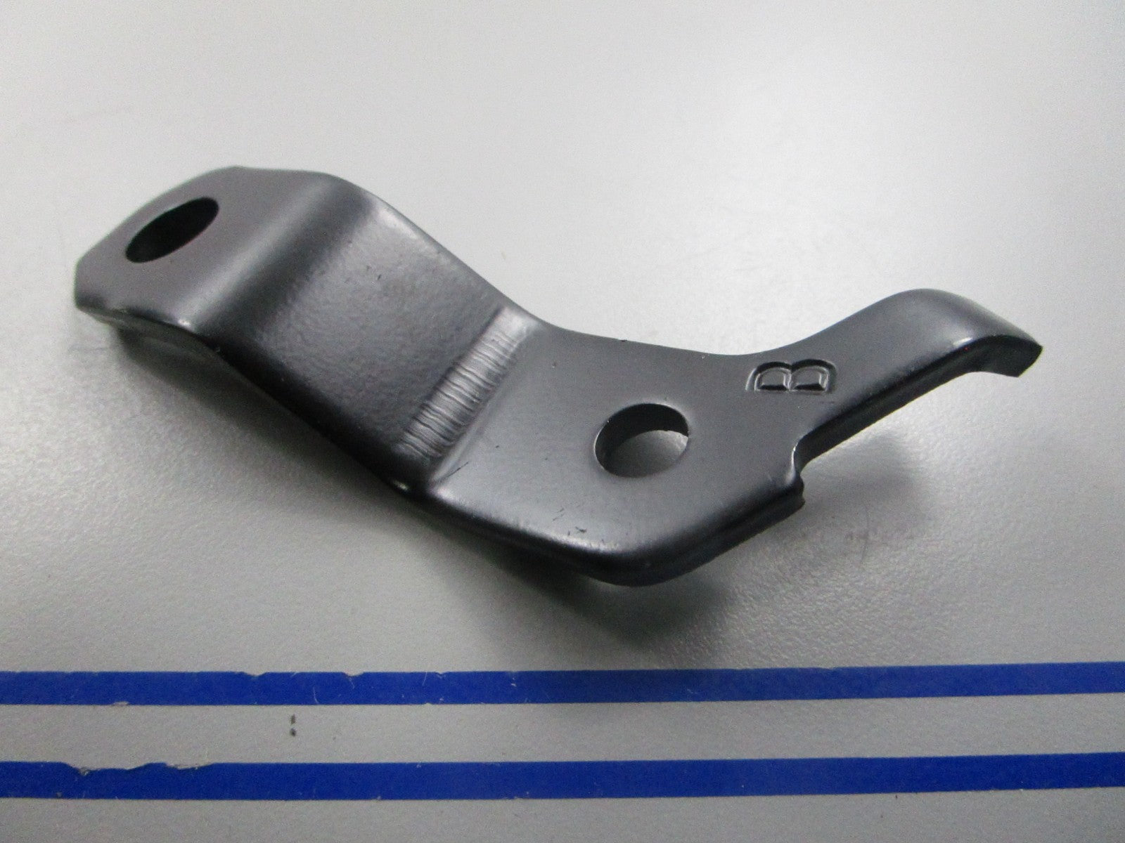 NEW OEM 532180533 Husqvarna Noseroller RH Bracket Assembly 0810
