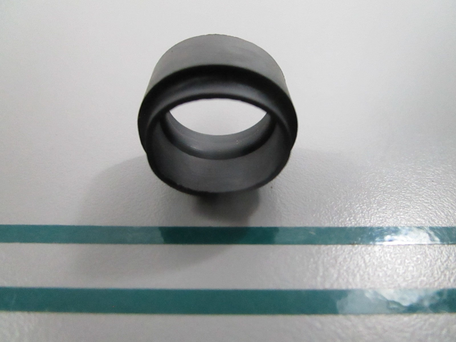 NEW OEM 305145 0305145 OMC Johnson Evinrude Grommet 0810
