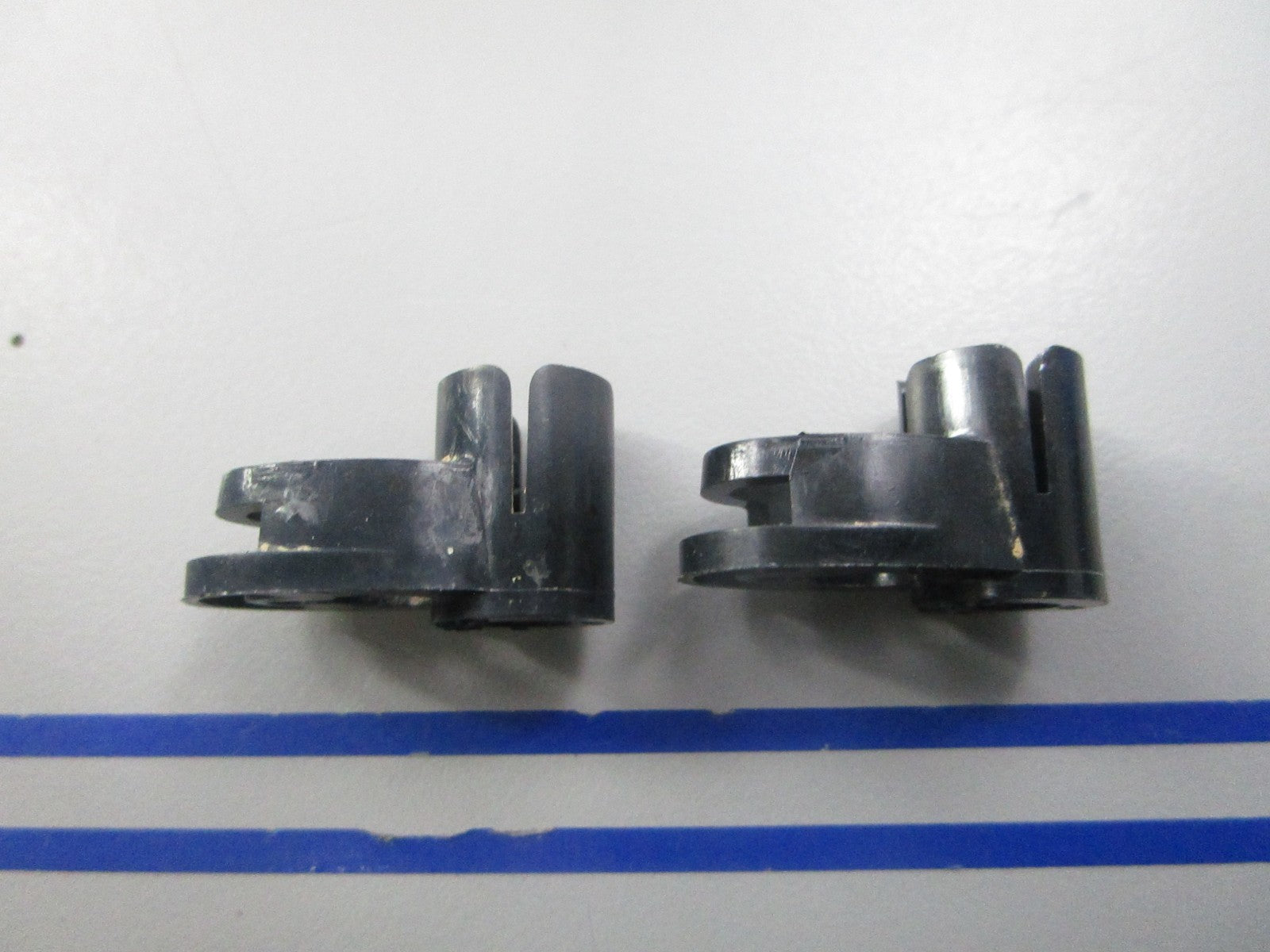 NEW OEM (LOT OF 2) 313792 0313792 OMC Johnson Evinrude Arm 0810