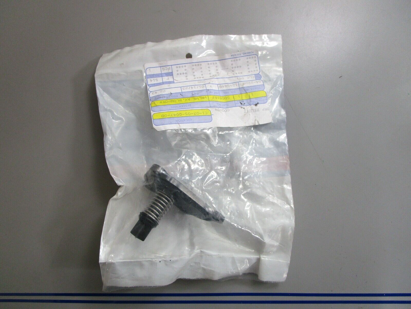 *NEW OEM* 0810 OMC Johnson Evinrude Blow Off Valve 5008181