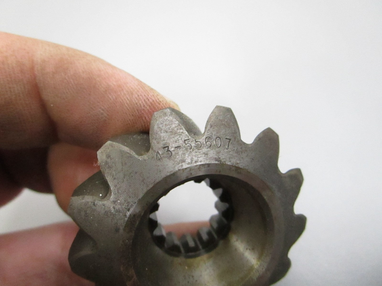 NEW OEM 43-55607 Mercury Quicksilver 13T Pinion 0810