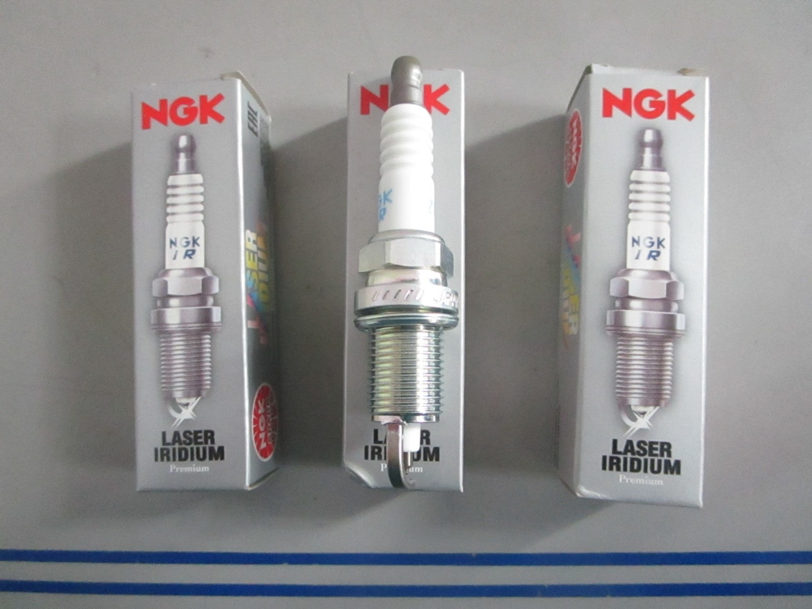 NEW OEM (LOT OF 3) IZFR5J NGK Laser Iridium Spark Plug 0820