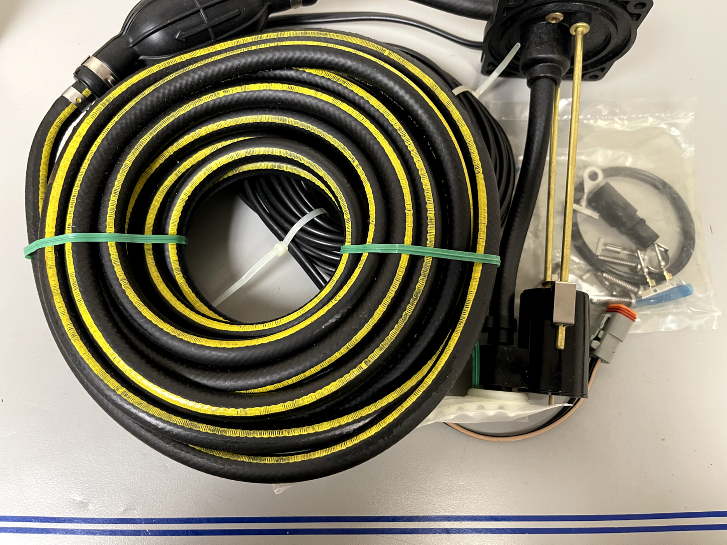 *NEW OEM* 0670 Johnson Evinrude Oil Tank Pick Up Kit 0177303 177303