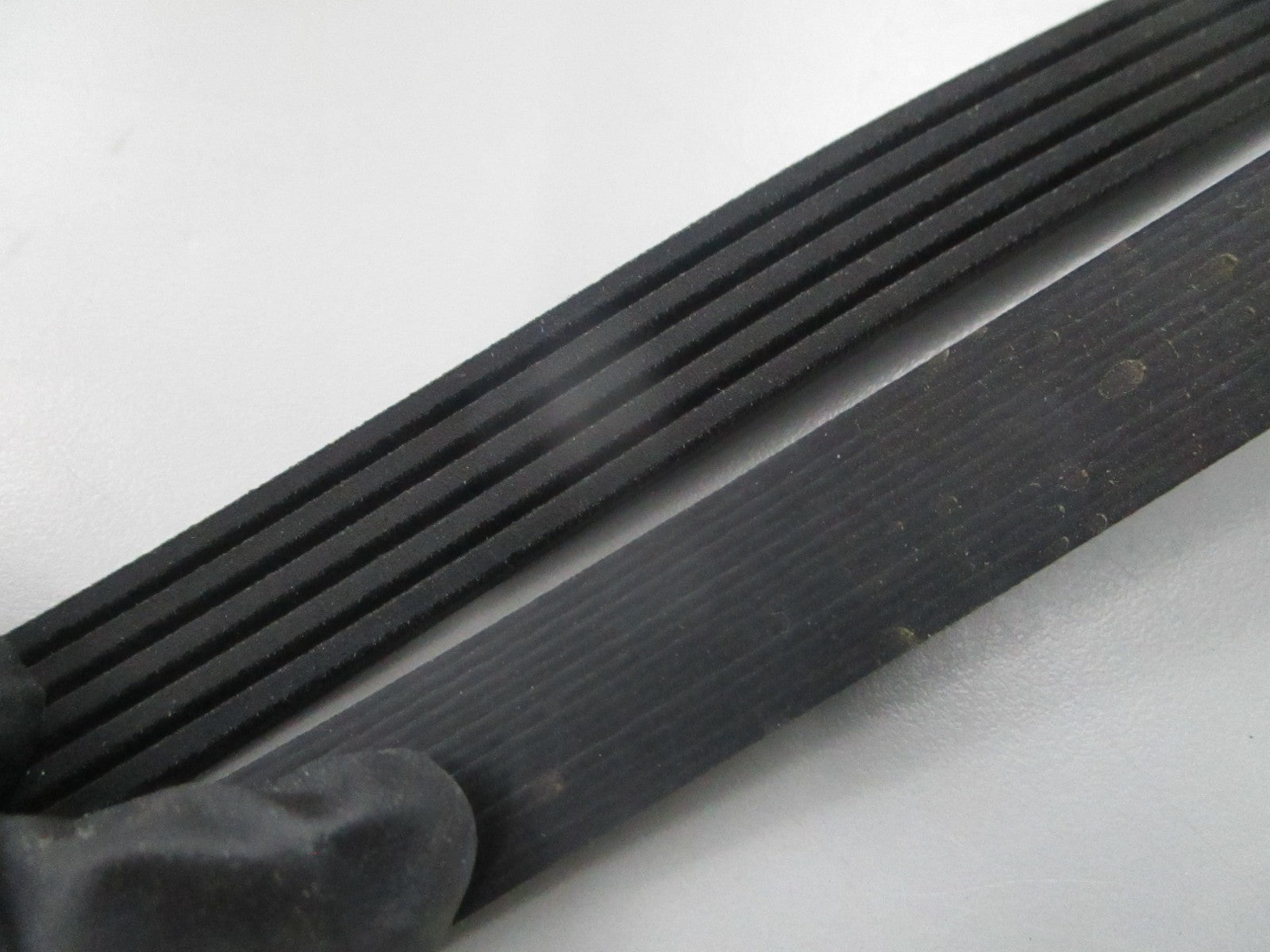 NEW K050486 Gates Micro-V Serpentine Belt 0810