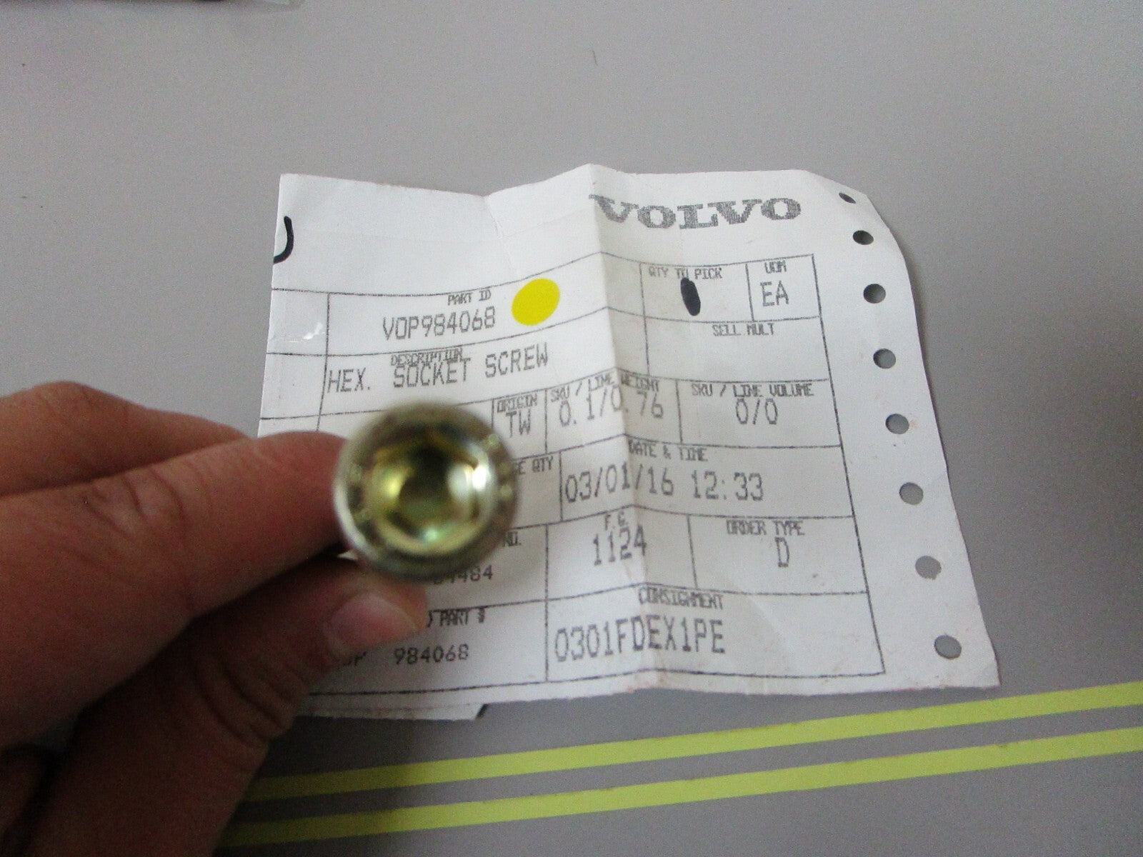 *NEW OEM* 0810 Volvo Penta Hexagon Socket Screw 984068