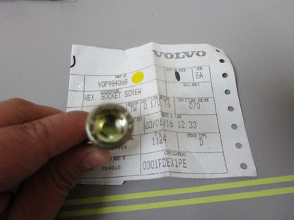 *NEW OEM* 0810 Volvo Penta Hexagon Socket Screw 984068