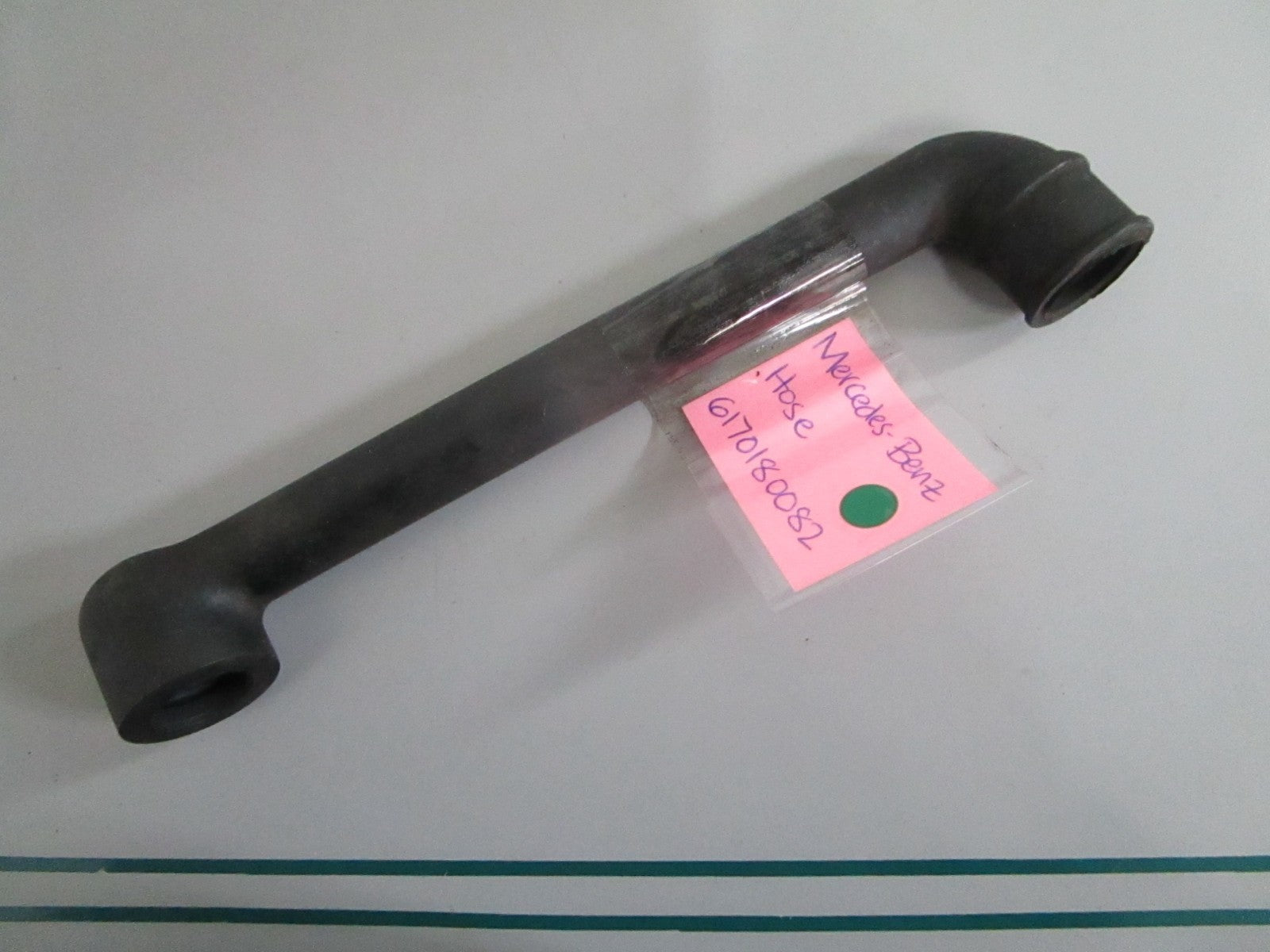 NEW OEM 6170180082 Mercedes-Benz Hose 0820