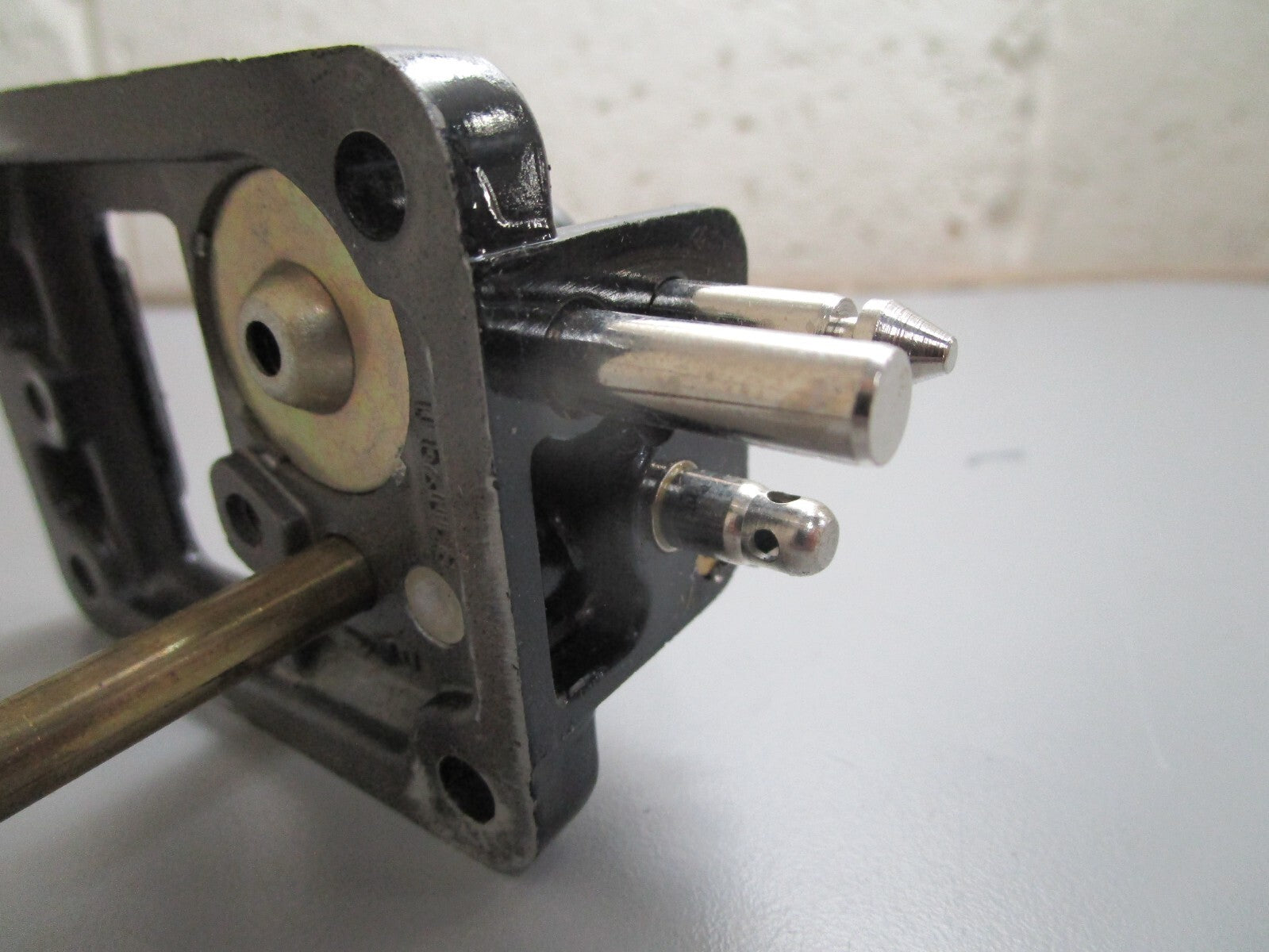 *NEW OEM* 0820 OMC Johnson Evinrude Fuel Housing & Pickup 398409 0398409