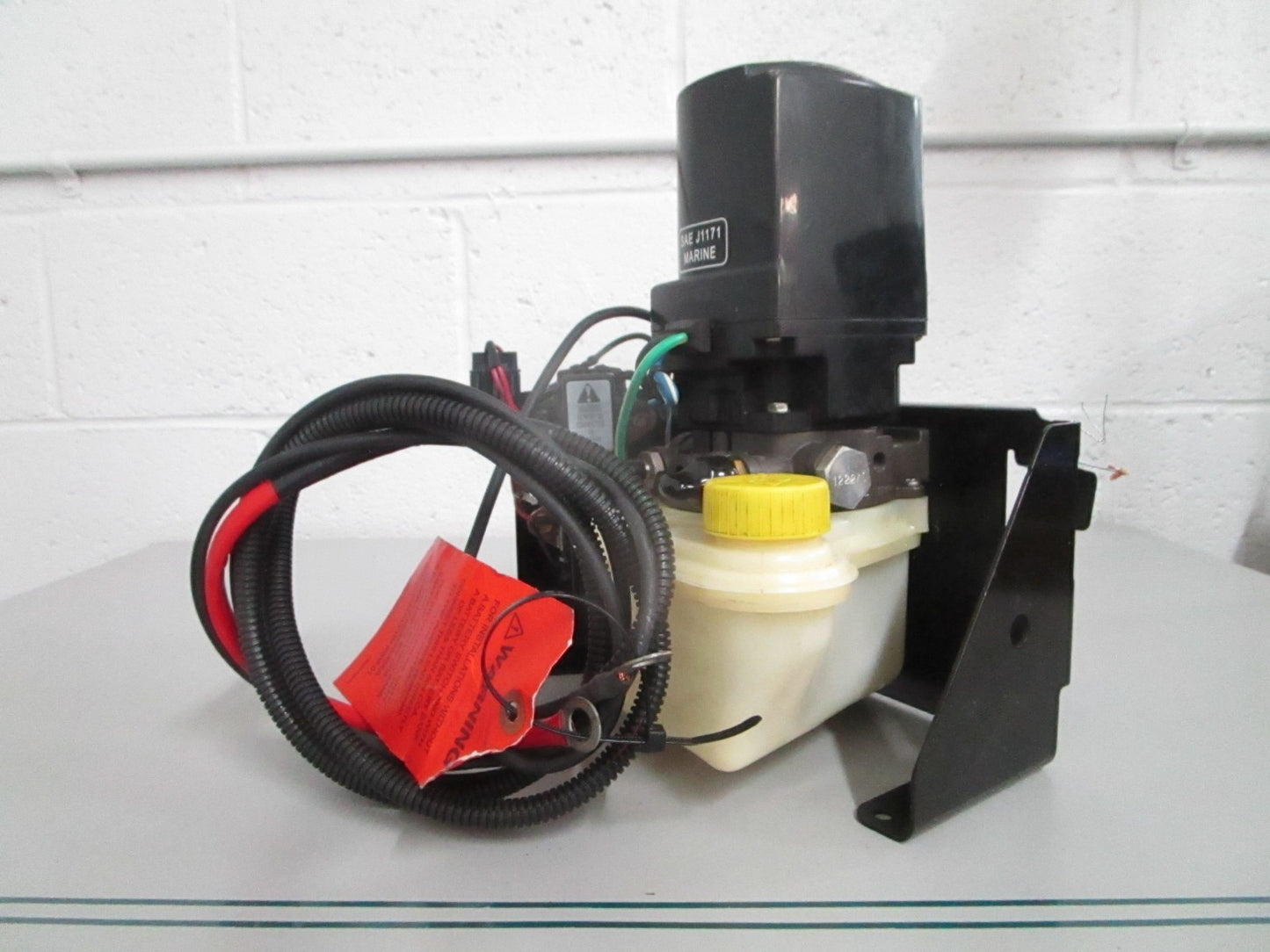 NEW OEM 93247A7 Mercury Quicksilver Trim Pump Assy 0820