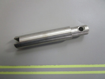 *NEW OEM* 0810 Volvo Penta Pump Shaft 827014