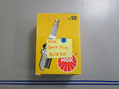 *NEW* (LOT OF 10) 0810 NGK Spark Plug BUZ8H