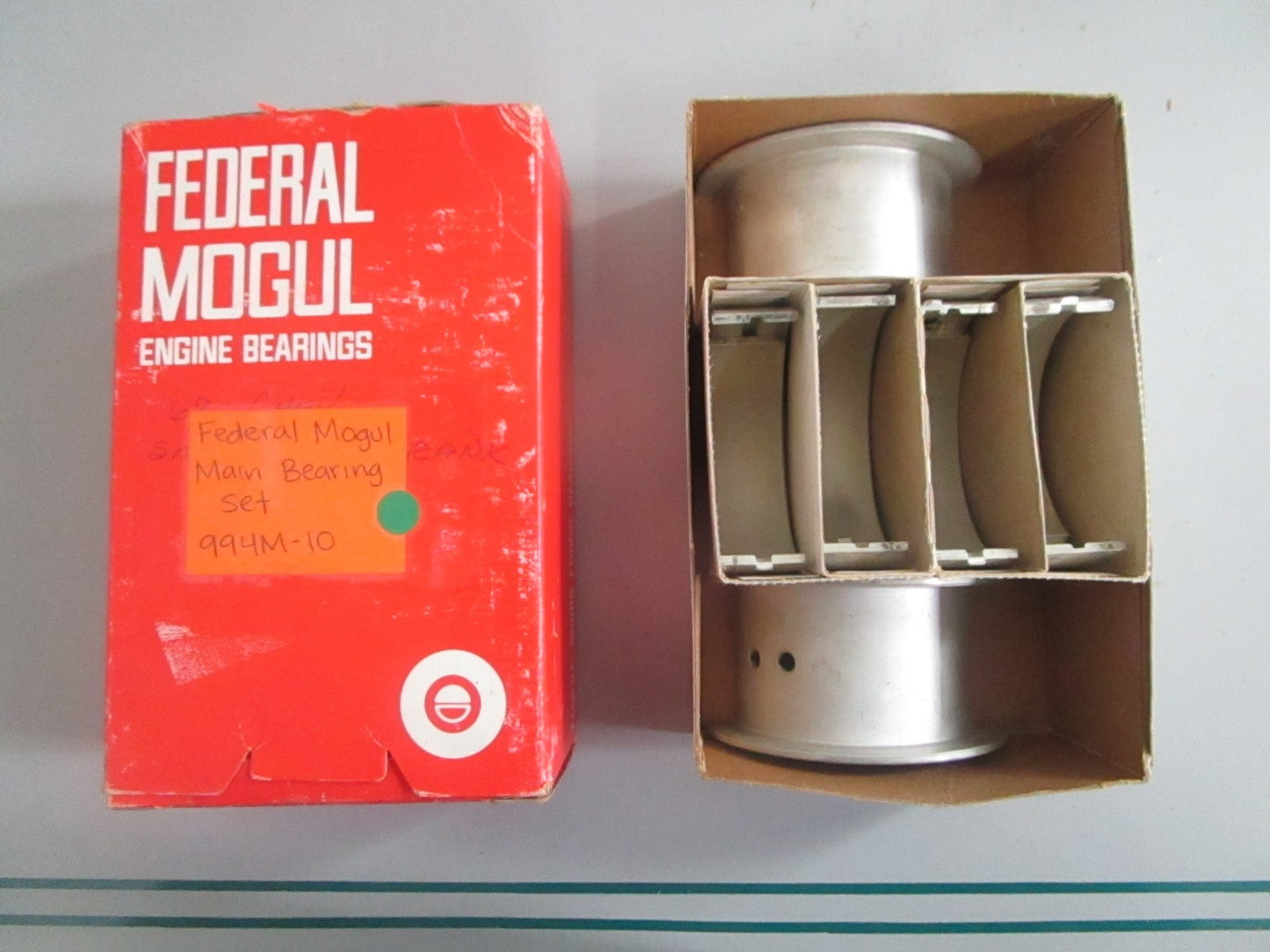 NEW OEM 994M-10 Federal Mogul Main Bearing Set 0820