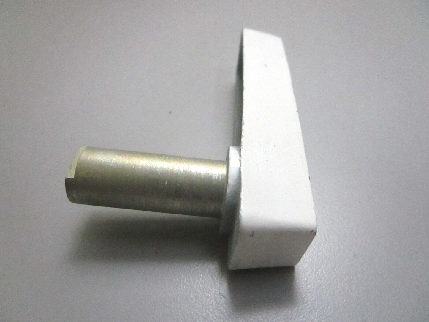 *NEW OEM* 0750 OMC Johnson Evinrude LATCH HANDLE 322568 0322568