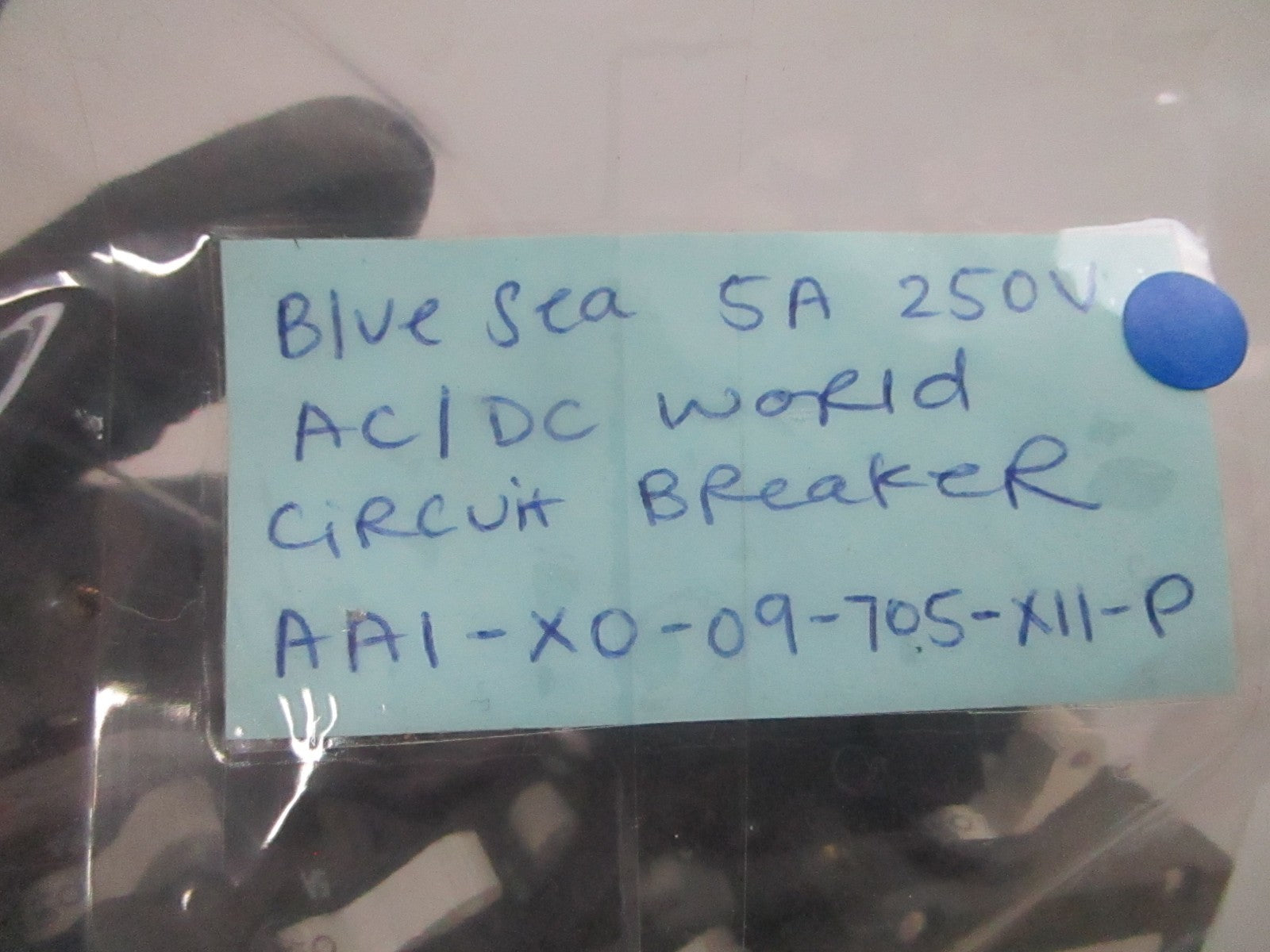 *NEW* 0810 Blue Sea 5A 250V AC/DC World Circuit Breaker AA-X0-09-705-X11-P