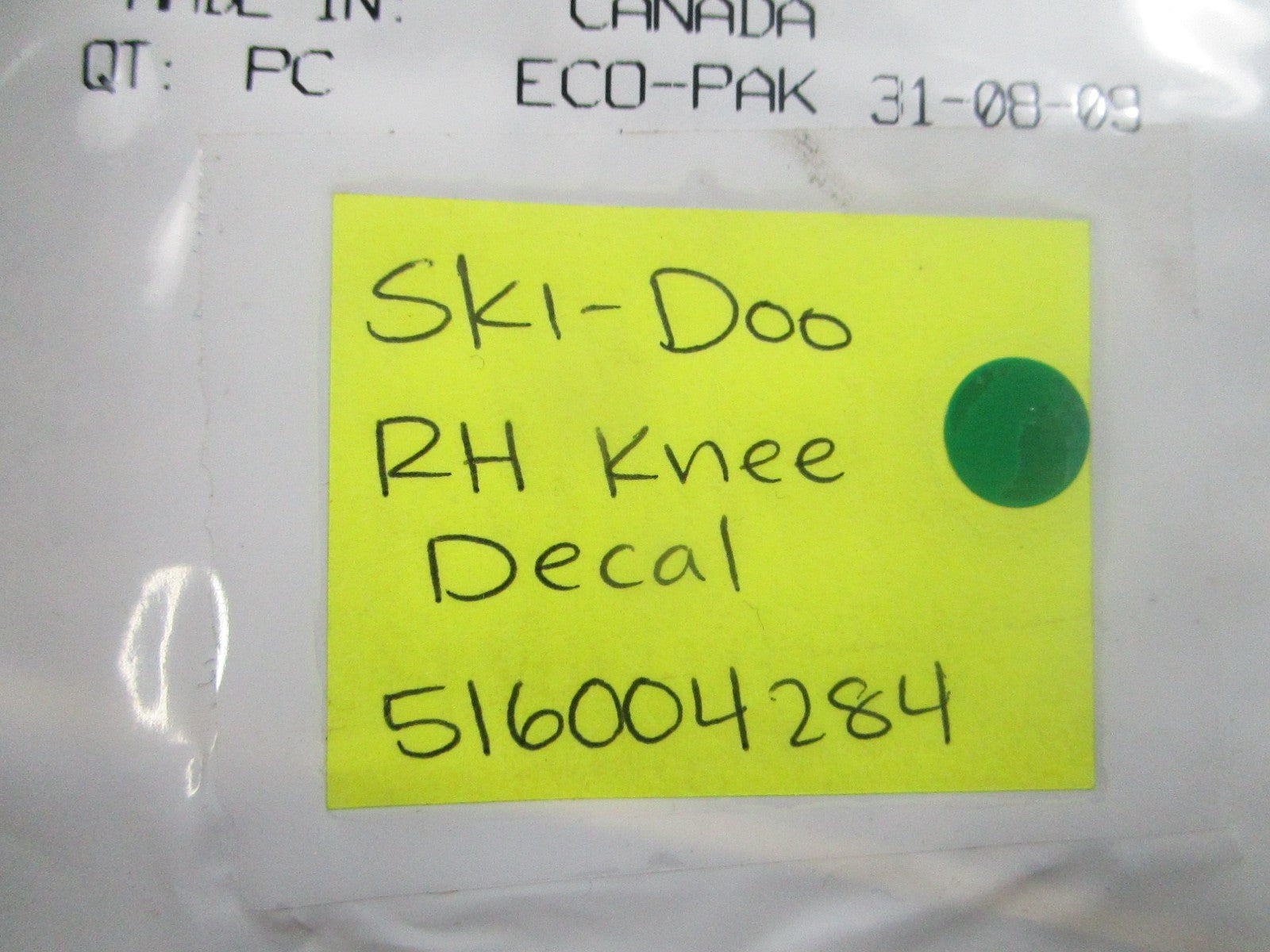 NEW 516004284 Ski-Doo RH Knee Decal 0810