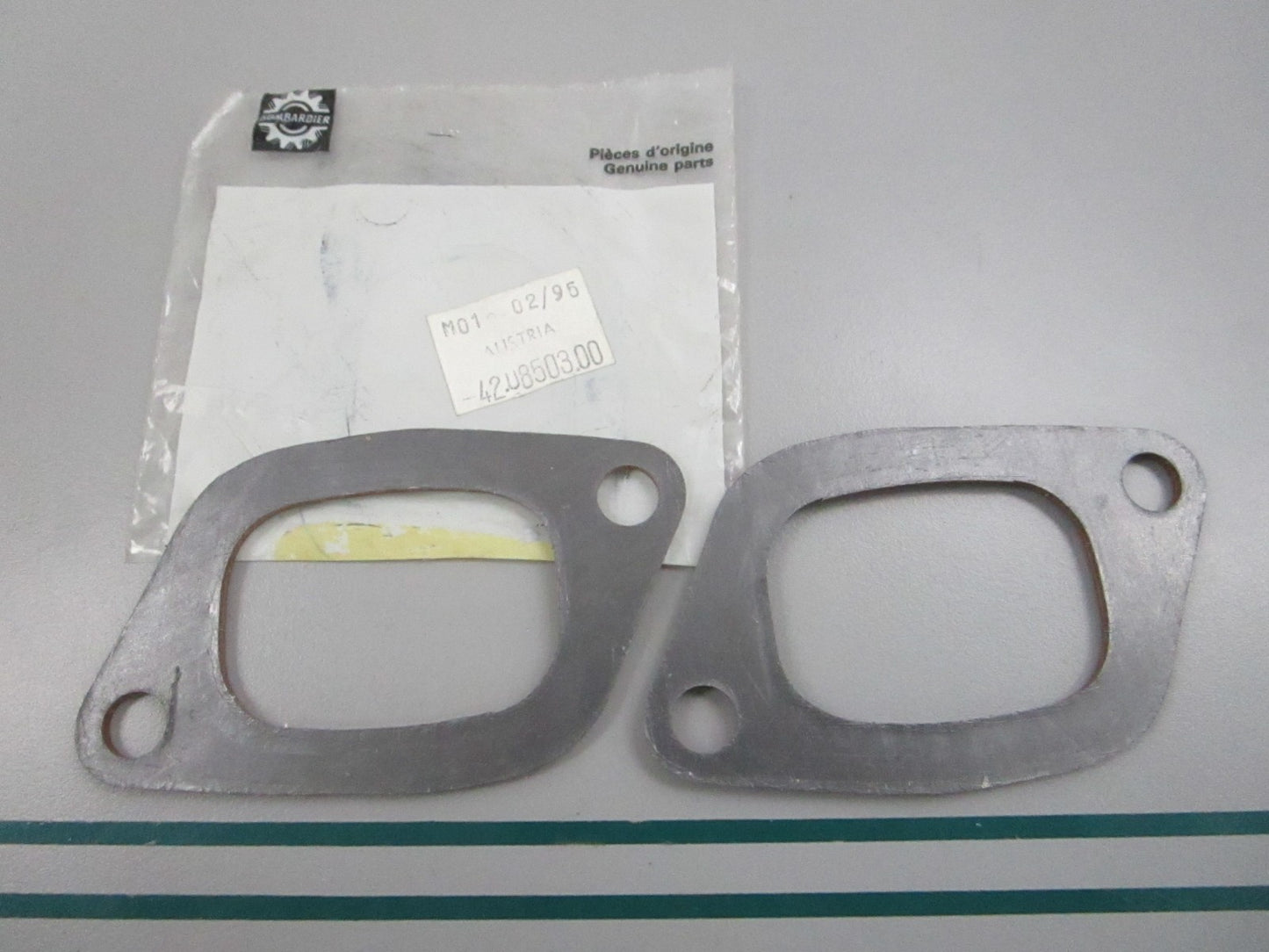 NEW (LOT OF 2) 420850300 Ski-Doo Gasket 0810