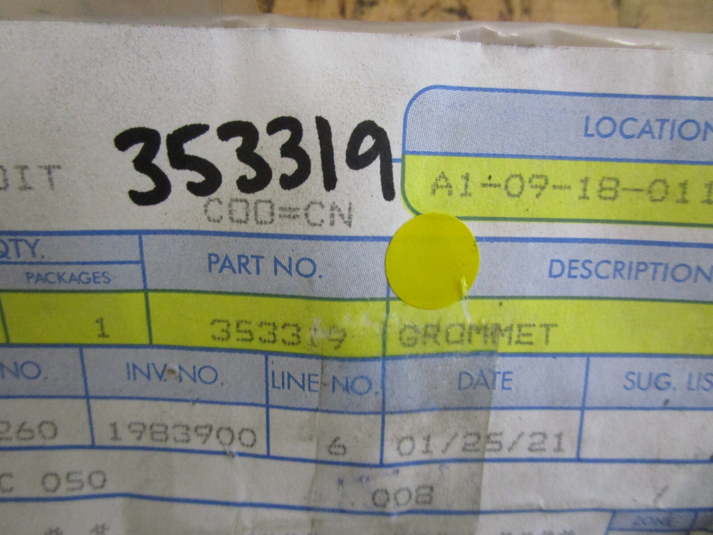 *NEW OEM* 0810 OMC Johnson Evinrude Grommet 353319 0353319