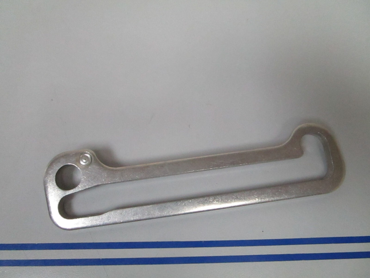 *NEW OEM* 0810 OMC Johnson Evinrude Port Side Tilt Lock Assembly 387667 0387667