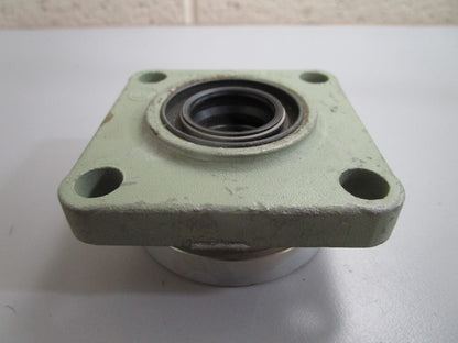 *NEW OEM* 0810 OMC Johnson Evinrude Bearing Housing & Seal 329921 394611