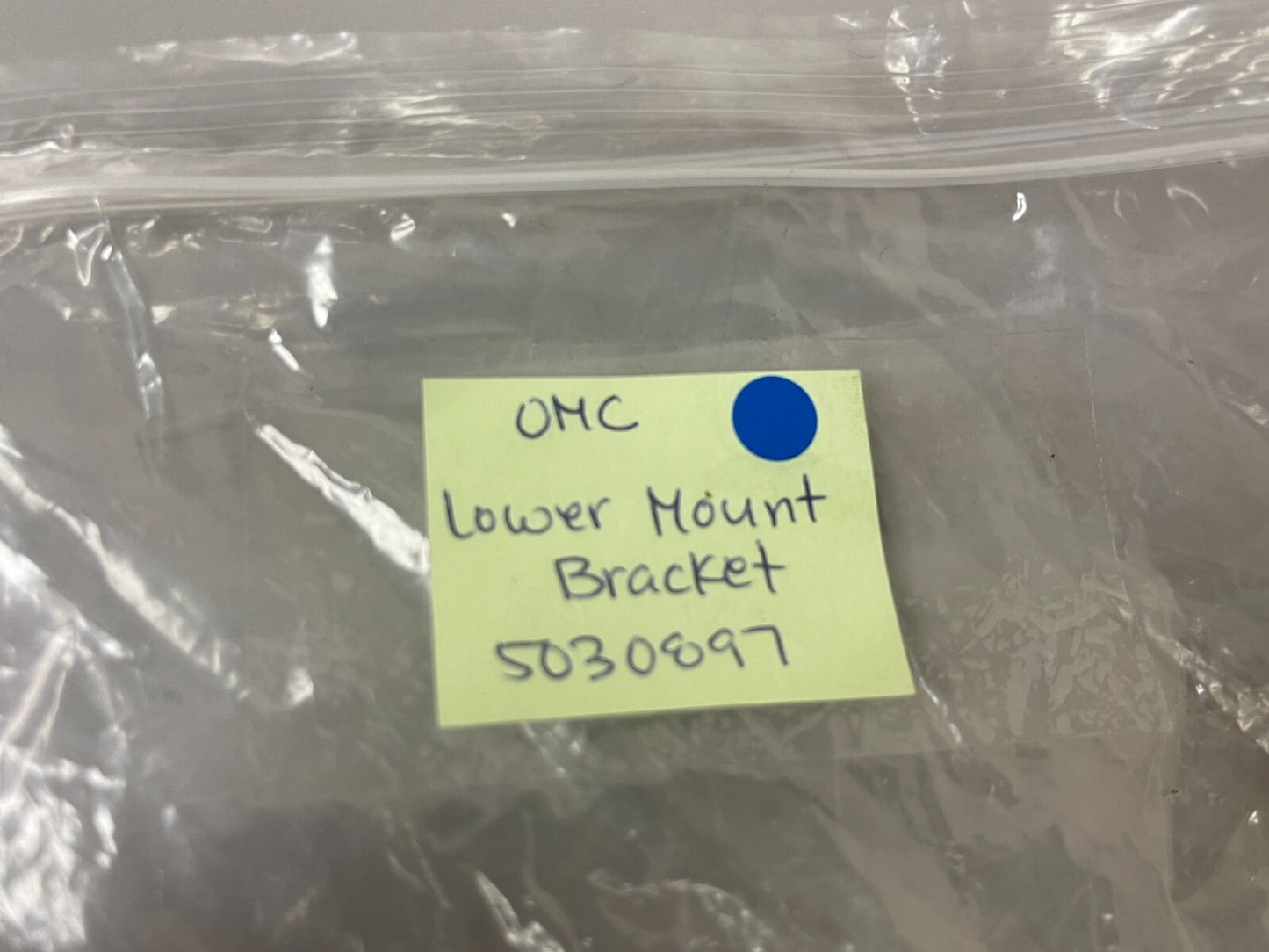 *NEW OEM* 0810 OMC Johnson Evinrude Lower Mount Bracket 5030897