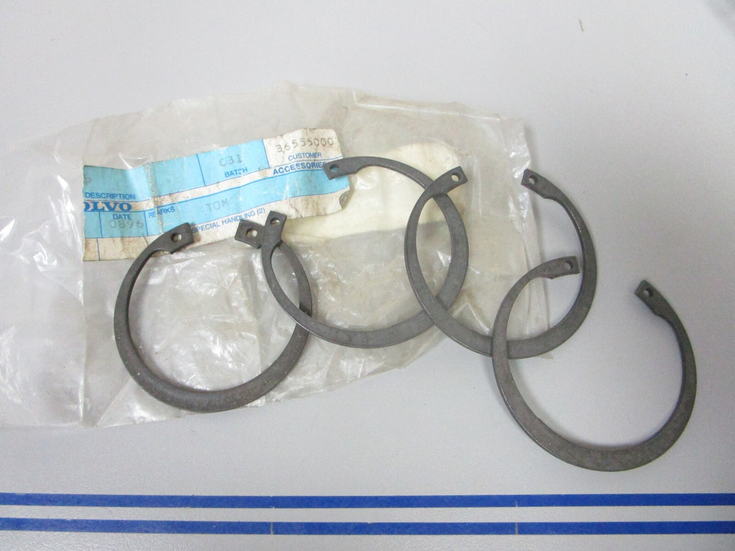 *NEW OEM* (LOT OF 4) 0810 Volvo Penta Circlip 914530