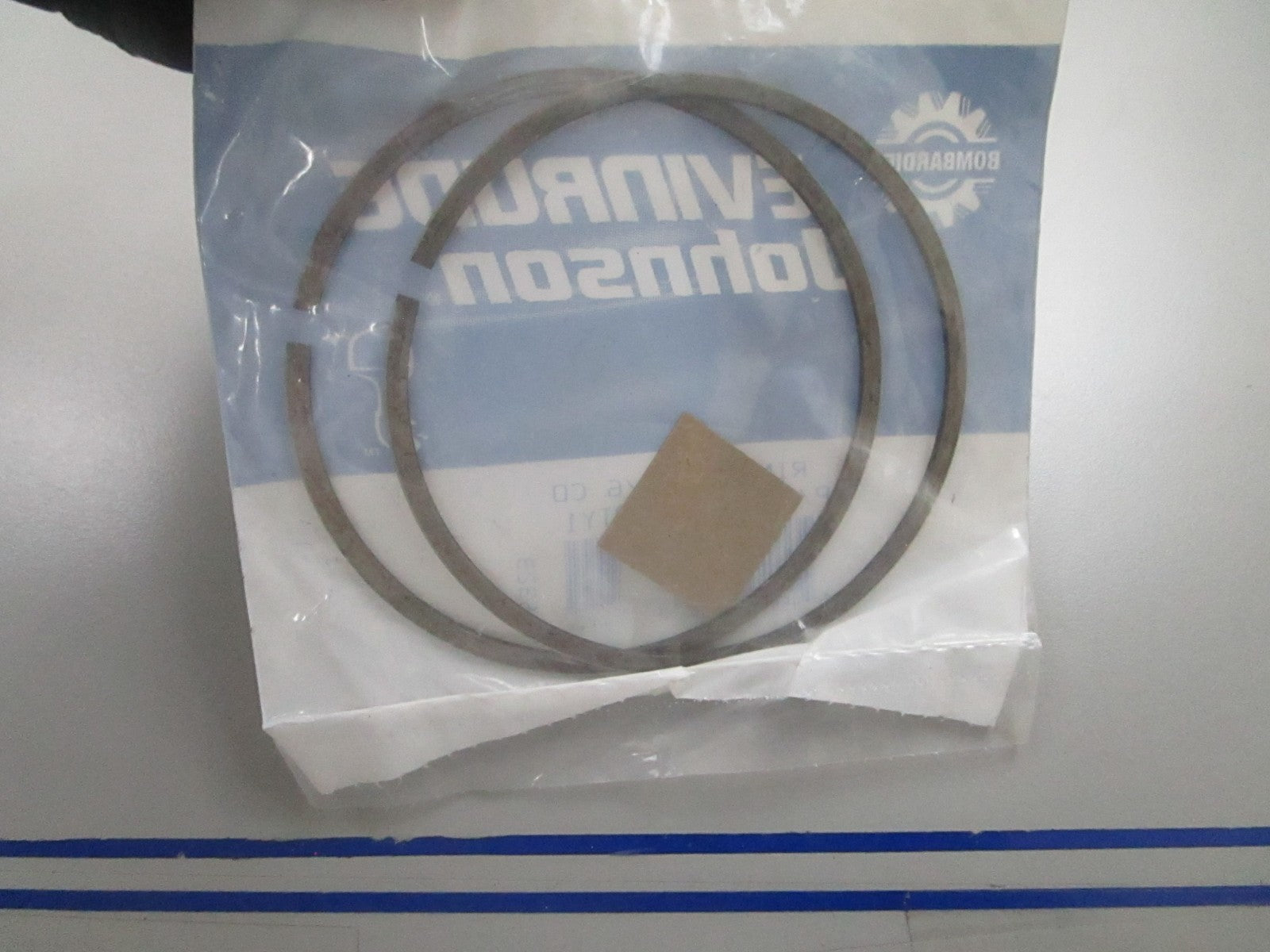 *NEW OEM* 0810 OMC Johnson Evinrude 2 Piston Ring Set 436353 0436353