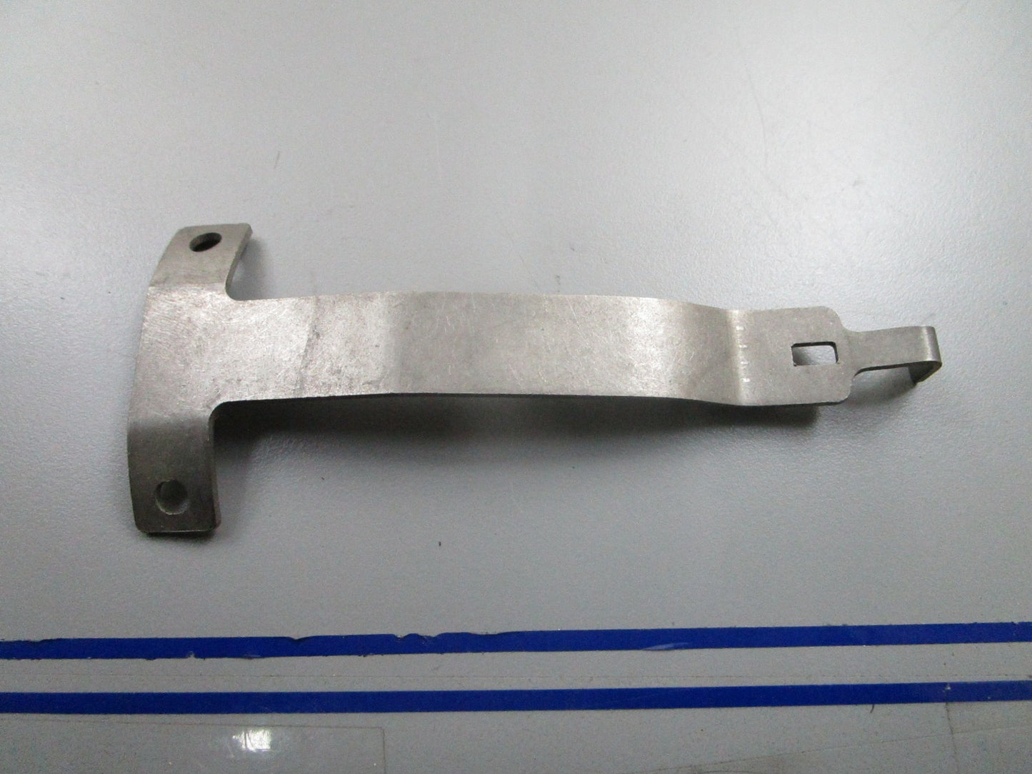 *NEW OEM* 0810 Mercury Quicksilver Bracket 72264A1